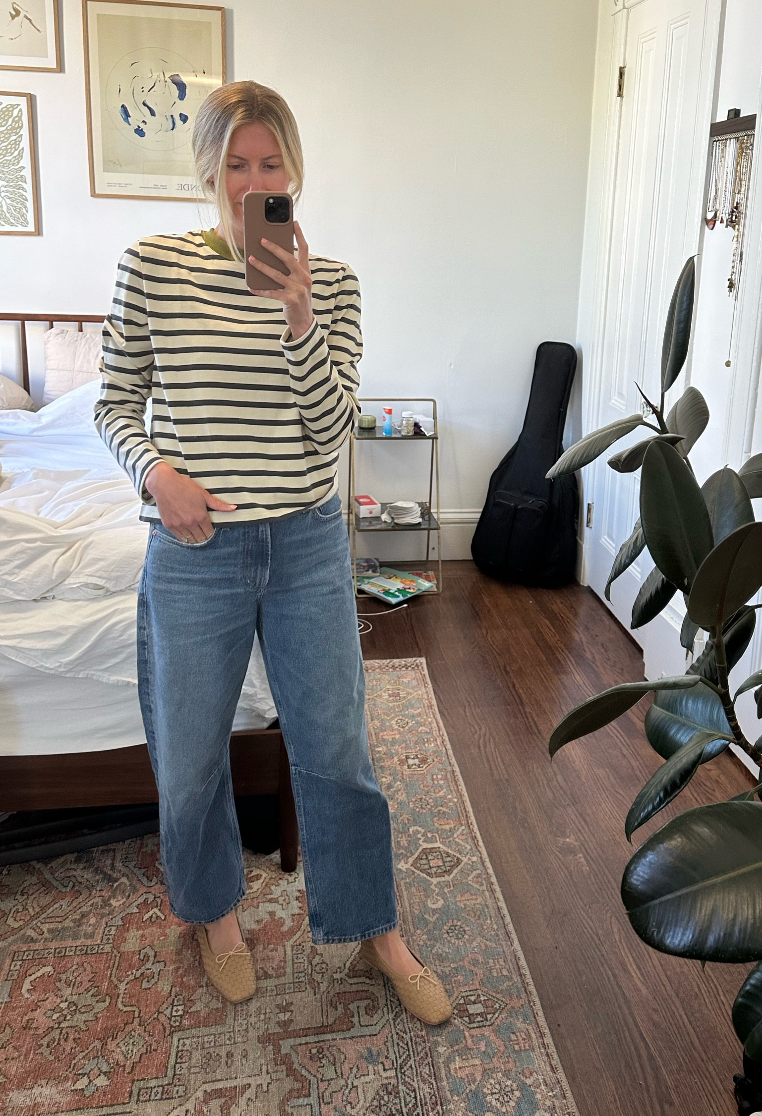 other barrel jeans I’m loving, paired with the neutral Freda Salvador flat - on sale right now 👀

#LTKShoeCrush #LTKSaleAlert