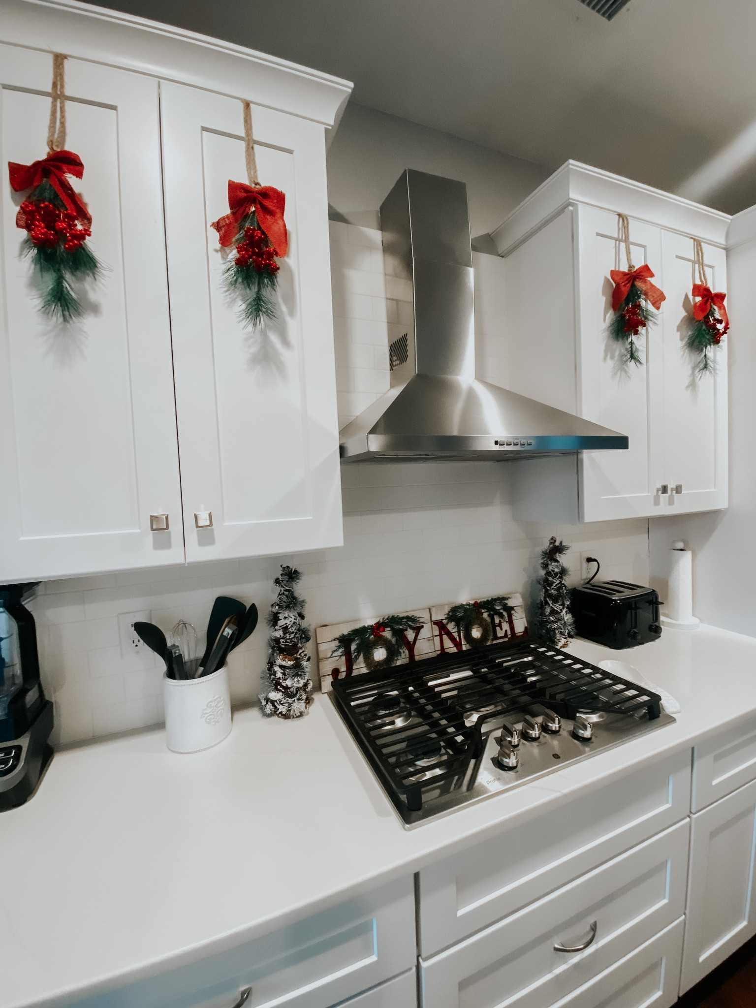 Christmas Home Decor 

#LTKunder50 #LTKSeasonal #LTKHoliday