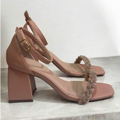 SANDÁLIA FEMININA NUDE SALTO MÉDIO BRILHO . | SHEIN