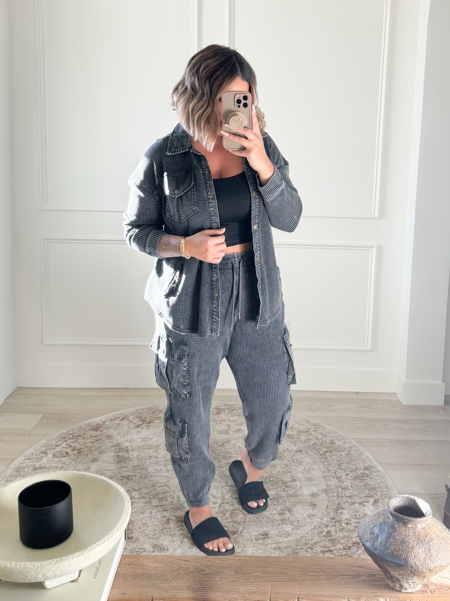 Set size L comes in a ton of colors I’m wearing the black but looks more grey in person. 
Tank L 


Follow my shop @shaynaslife on the @shop.LTK app to shop this post and get my exclusive app-only content!

#liketkit 
@shop.ltk
https://liketk.it/53Fqs

#LTKFindsUnder50 #LTKMidsize #LTKSaleAlert