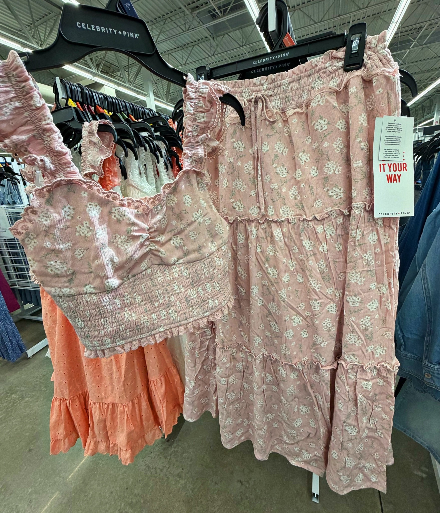 🌸 Boutique vibes without the boutique price 😍 This new matching set at Walmart is giving all the dreamy summer feels ✨ Also comes in green 🌿

#walmartfinds #womensfashion #outfit #styleinspo