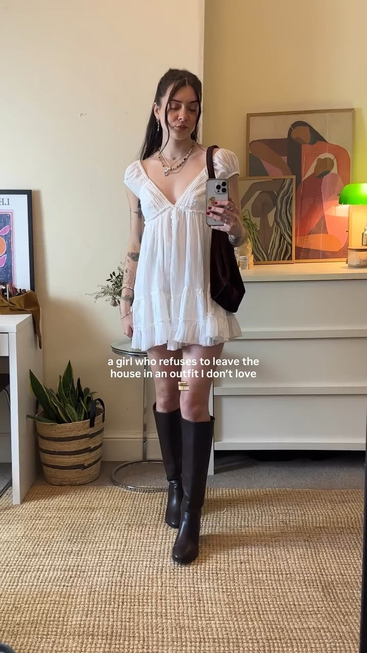 Dedicated to a good outfit 
•
•
•
•
Outfit rotation inspiration easy outfit ideas fashion inspo what to wear what I wore this week dr martens flower crazy horse Mary Jane’s spring outfits winter fashion week cool girl city office everyday Knee high boots knitted cardigan