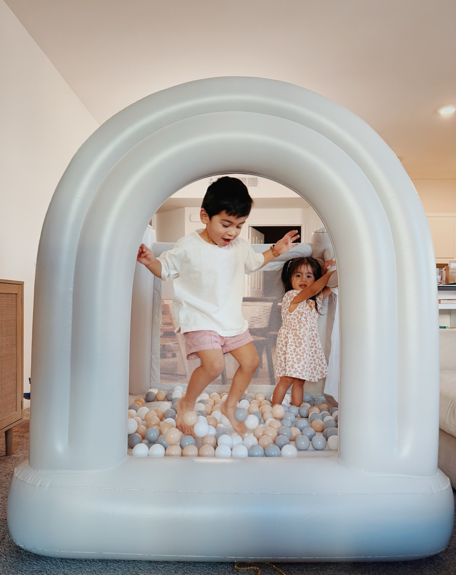 Toddler inflatable jump house! (Takes only 5 min to inflate/deflate)