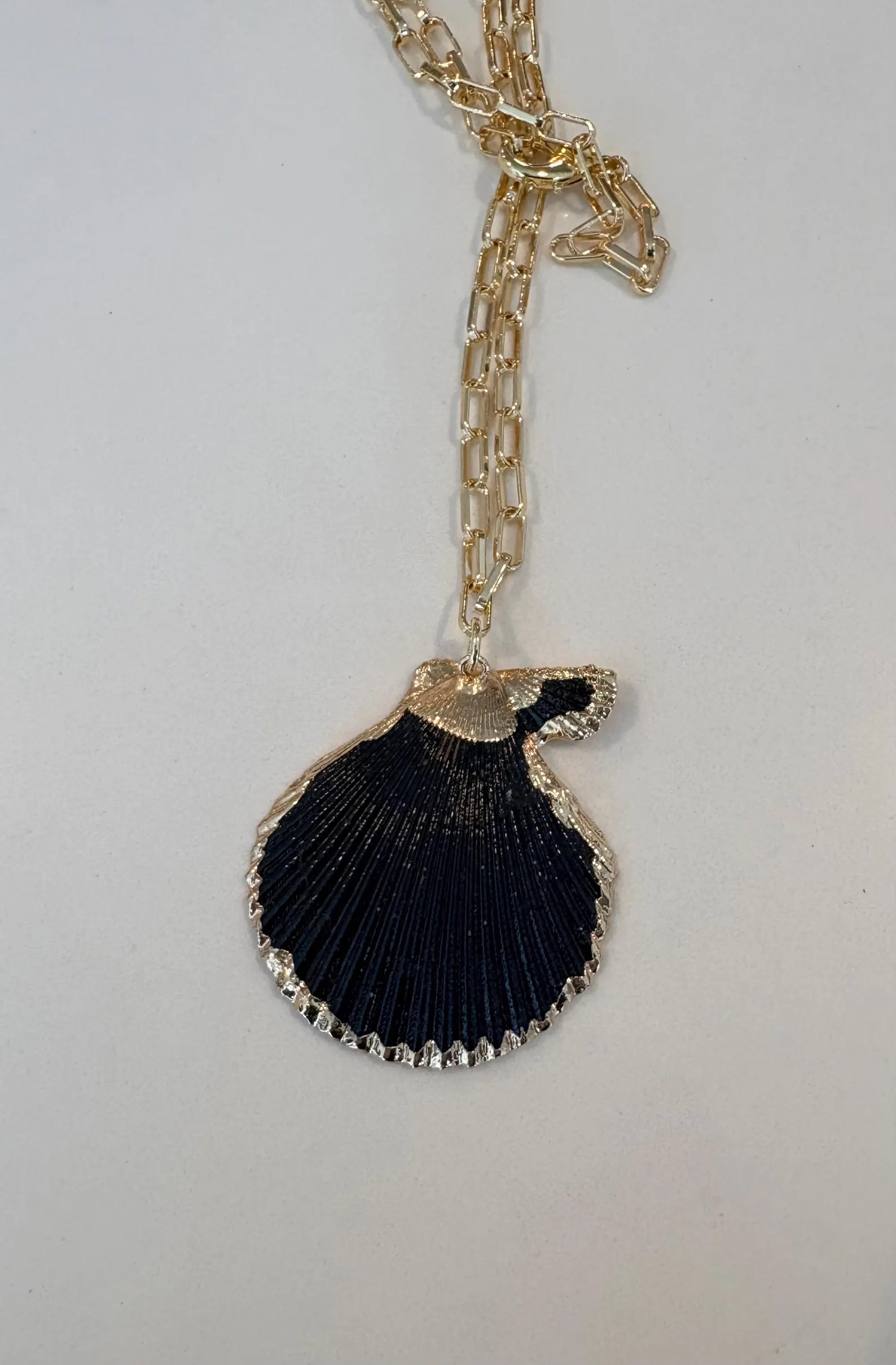 Black and gold seashell necklace | Etsy (Global)