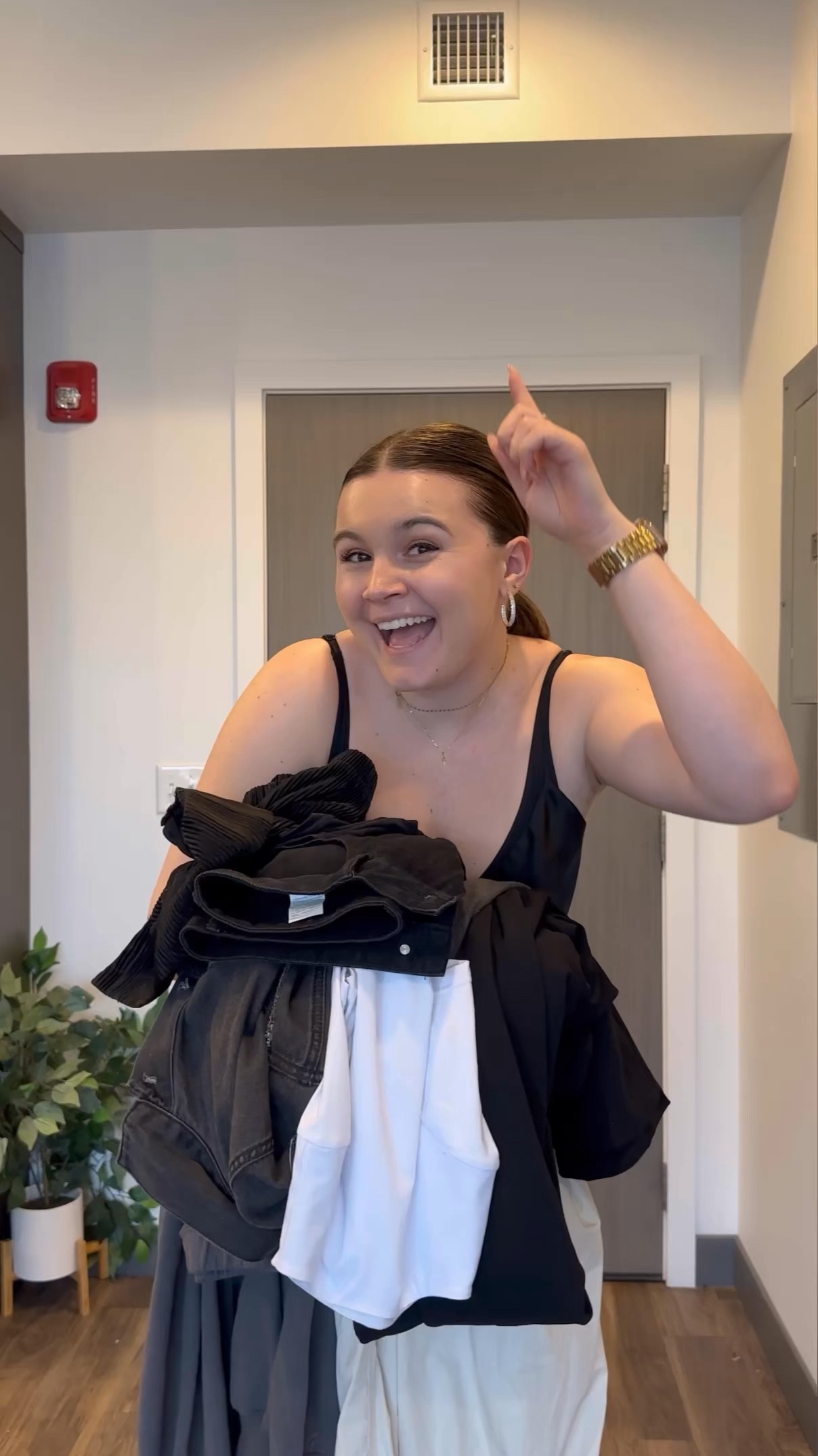 What I’m packing for 48 hours in Seattle! Featuring an old Hollywood dress, loungewear and the best sweat set for travel!

I’m wearing a L in the sets and dress, L skirt and M tee with size 9 shoes

#LTKmidsize #LTKtravel #LTKSeasonal