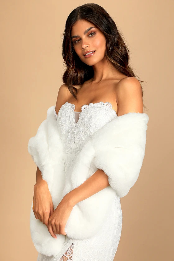 Upscale Style White Faux Fur Stole | Lulus
