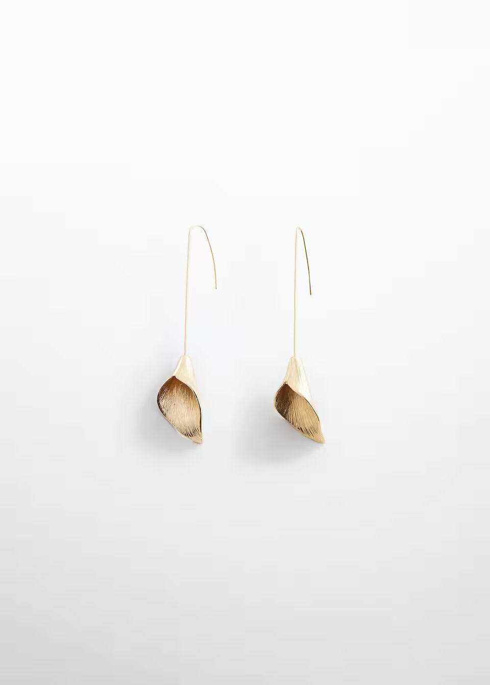 Leaves pendant earrings -  Women | Mango USA | MANGO (US)
