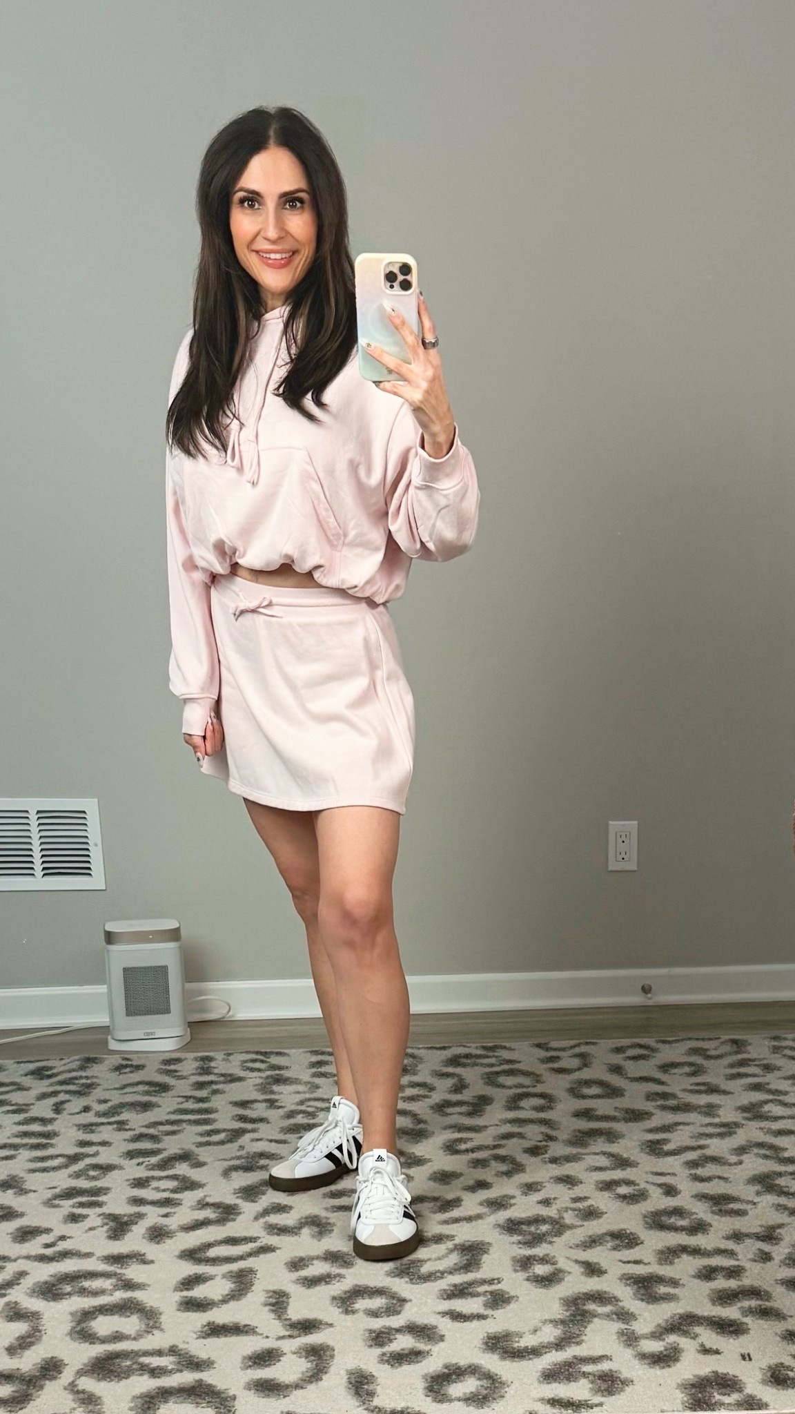 Sporty spring outfit idea from Walmart 💗

Such a cute casual set for spring. Love the hoodie and skort combo for an easy everyday look that still feels put together.


#LTKootd #LTKSeasonal #LTKOver40