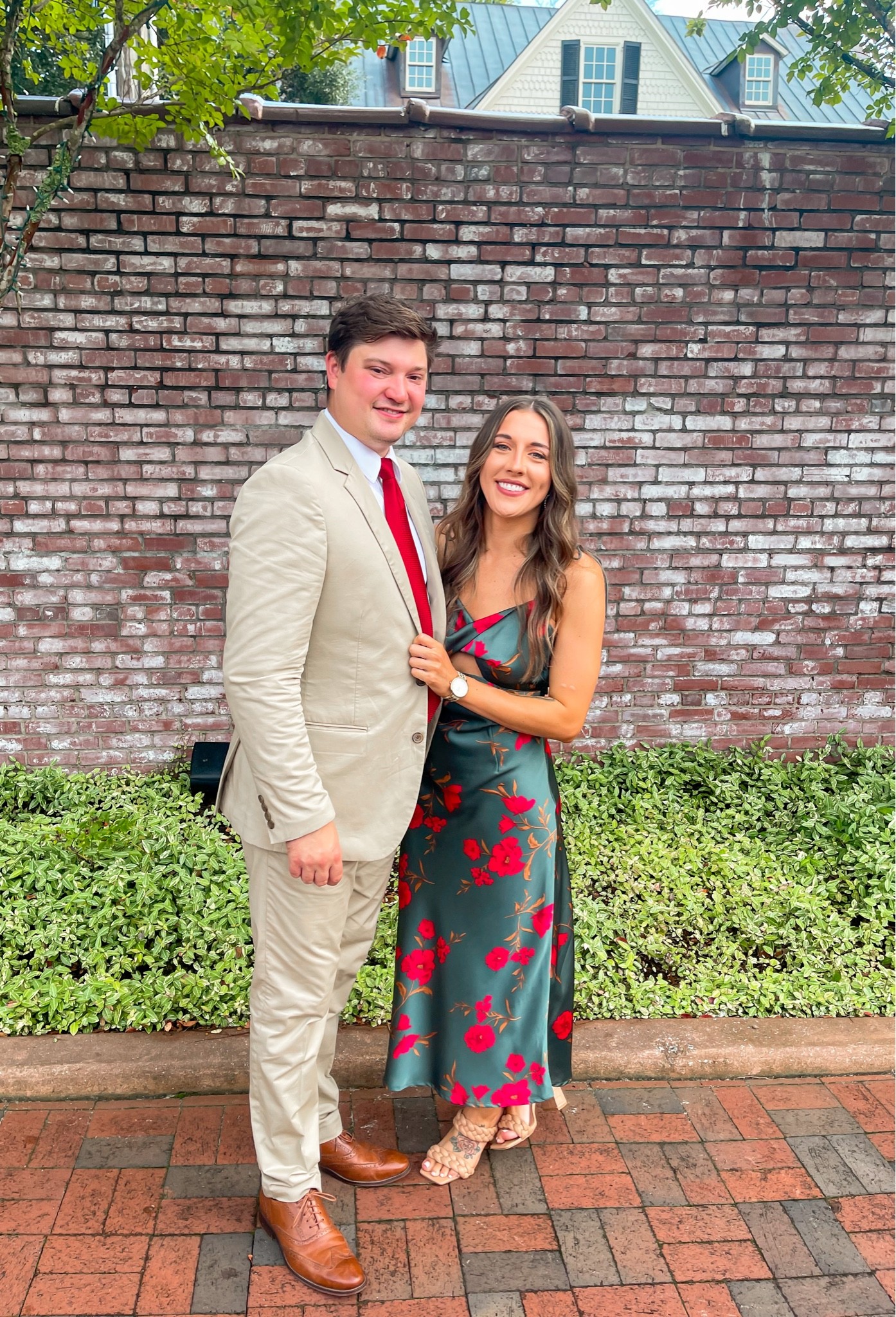 Wilmington wedding ready!

Wedding looks. Wedding guest dress. Wedding guest. Wedding outfit. Midi dress. Silk dress.

#LTKwedding #LTKSeasonal #LTKunder100