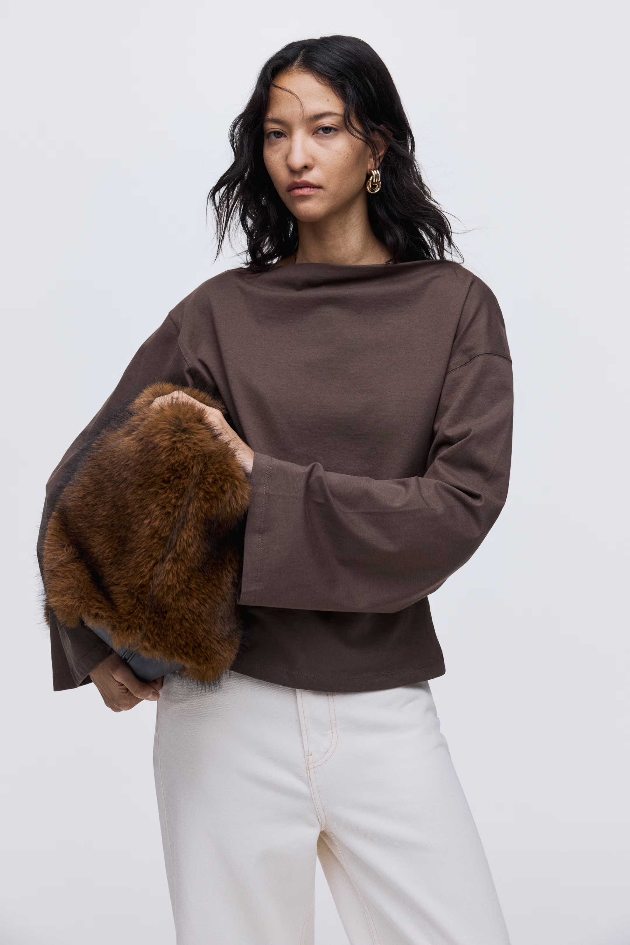 Baumwollshirt mit U-Boot-Ausschnitt - Dunkelbraun - Ladies | H&M DE | H&M (DE, AT, CH, NL, FI)