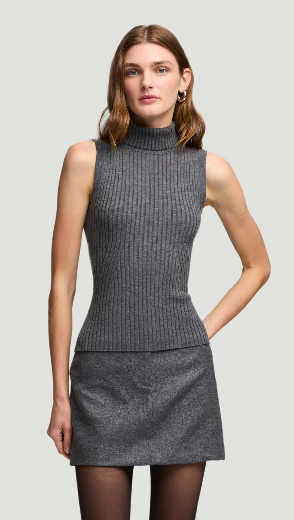 Sleeveless Turtleneck in Stretch Wool | Women's Tops | Argent | Argent