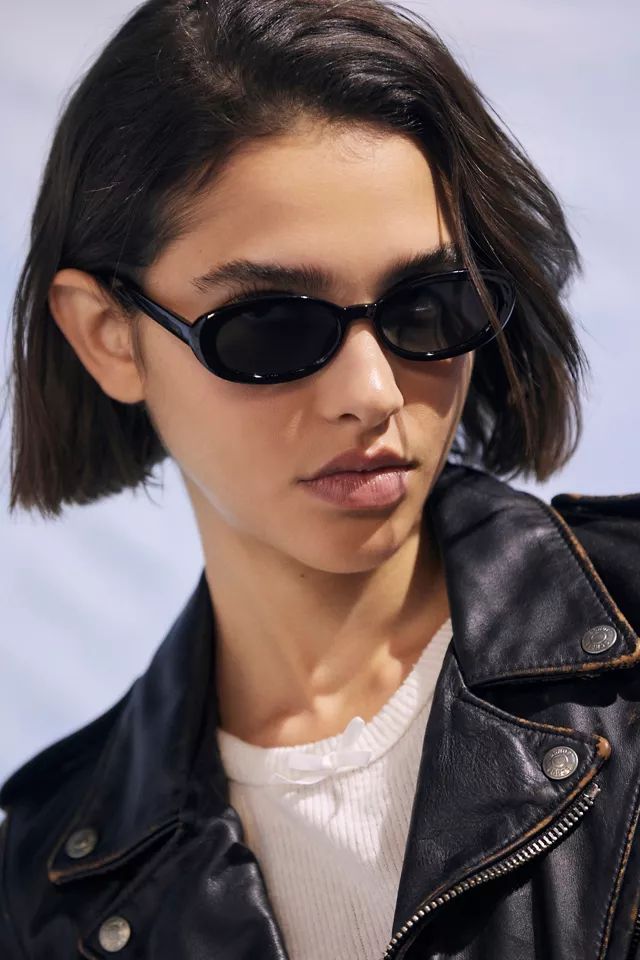 Clover Slim Oval Sunglasses | Urban Outfitters (US and RoW)