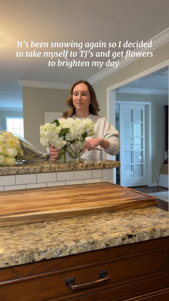 Flowers always brighten my day! #spring #flowers #floralarrangement #flowerarrangement #vase #centerpiece #springdecor #springrefresh #springupdate 

 #LTKSeasonal #LTKOver40 #LTKHome