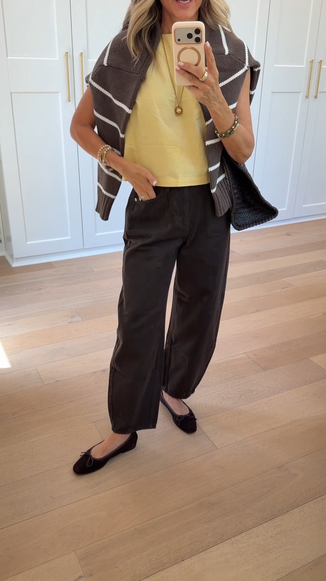 I’m 5’6”
These @Target barrel jeans are 10/10  they look designer and love the brown with this textured twill top! 
Wearing a 0 in jeans with room. 

#ad

#LTKootd #LTKOver40