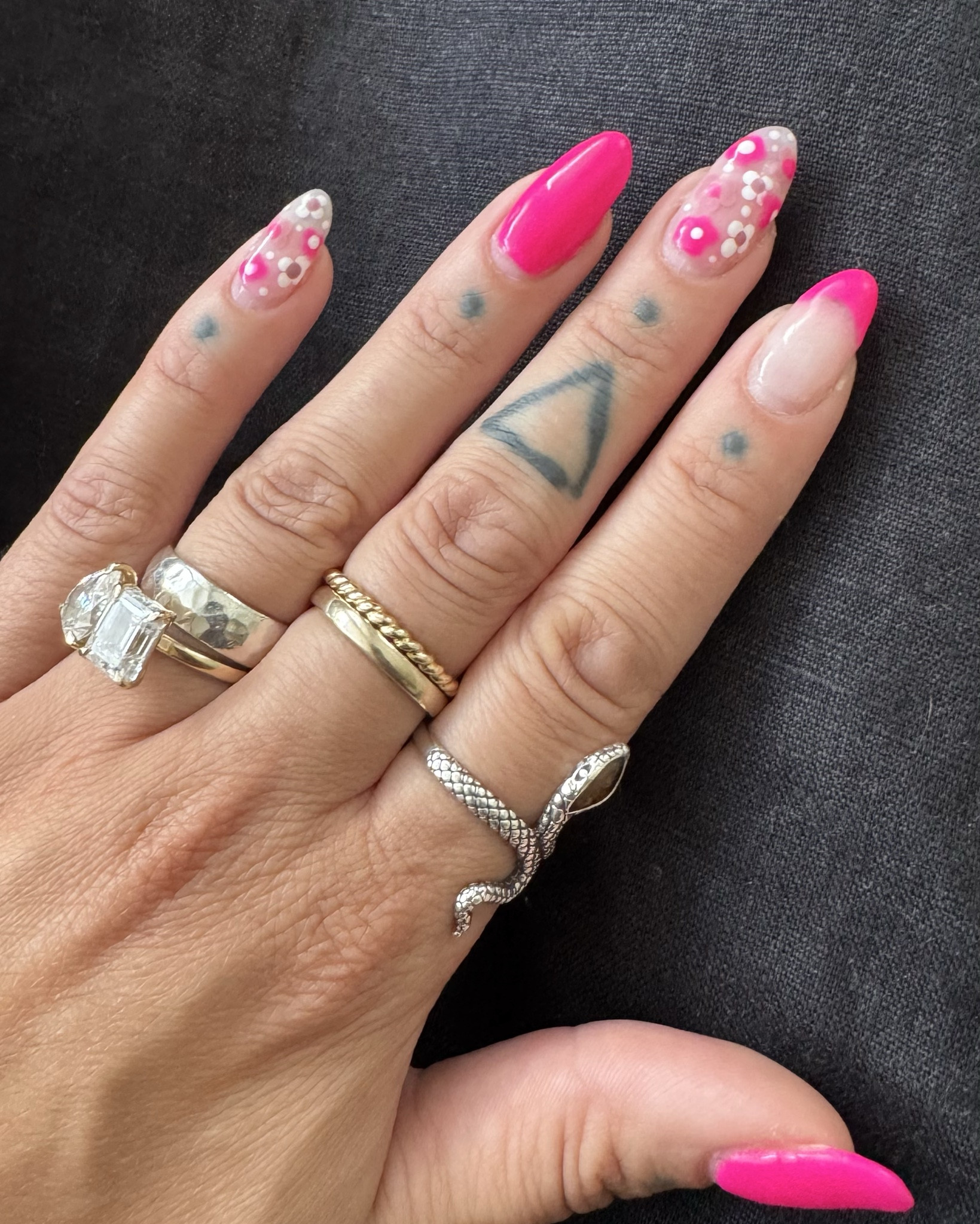 Everything I use at home to do my own nails 💅🏻

#LTKFindsUnder50 #LTKStyleTip #LTKBeauty