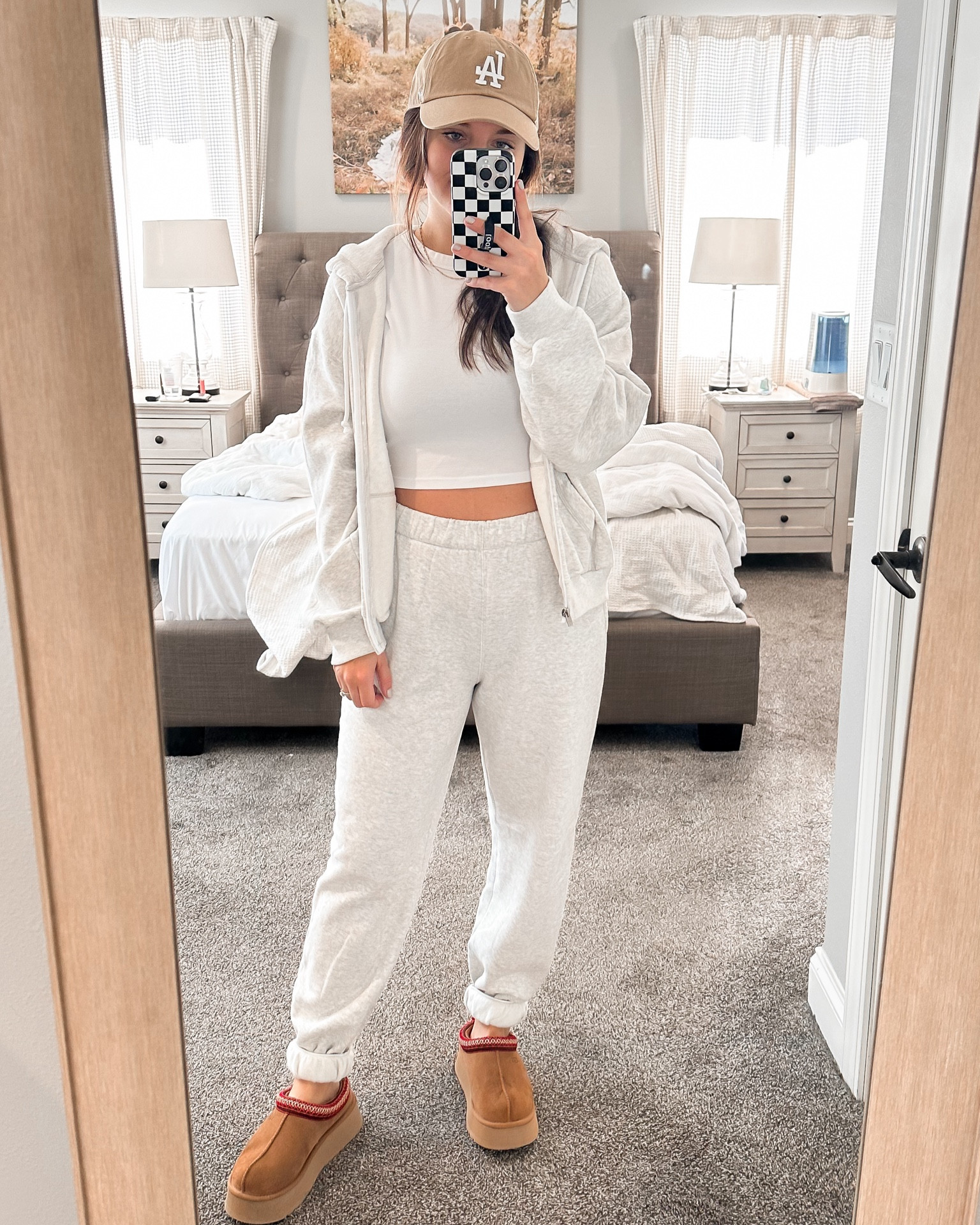 These hollister sweatpants / lounge wear are literally the bestttttt! Got the matching hoodie too! Will be wearing them all the time 

#LTKfindsunder50 #LTKstyletip #LTKfitness