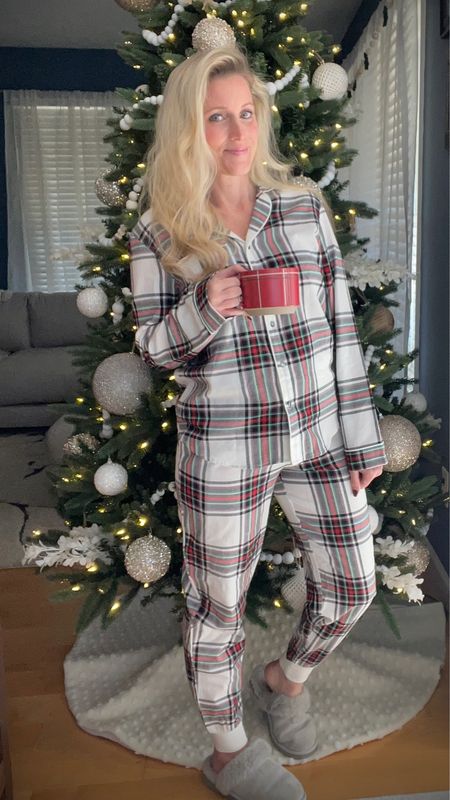 I am OBSESSED with @target Christmas Pajamas!! 🤩 Would seriously make great gifts. 🎁

#LTKHoliday #LTKsalealert #LTKGiftGuide