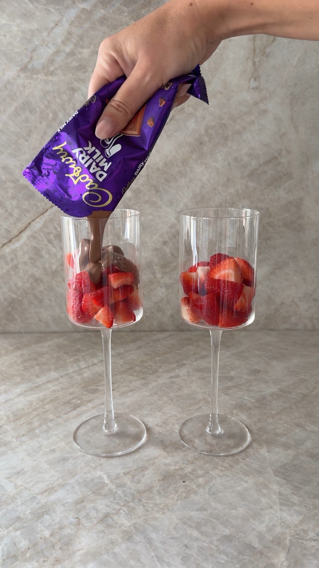 Spooky strawberry treat a perfect Halloween hosting idea! 

Halloween party food 
Halloween inspo 
Halloween decor 
Spooky decor 
Spooky food 


#LTKFindsUnder50 #LTKHalloween #LTKSeasonal