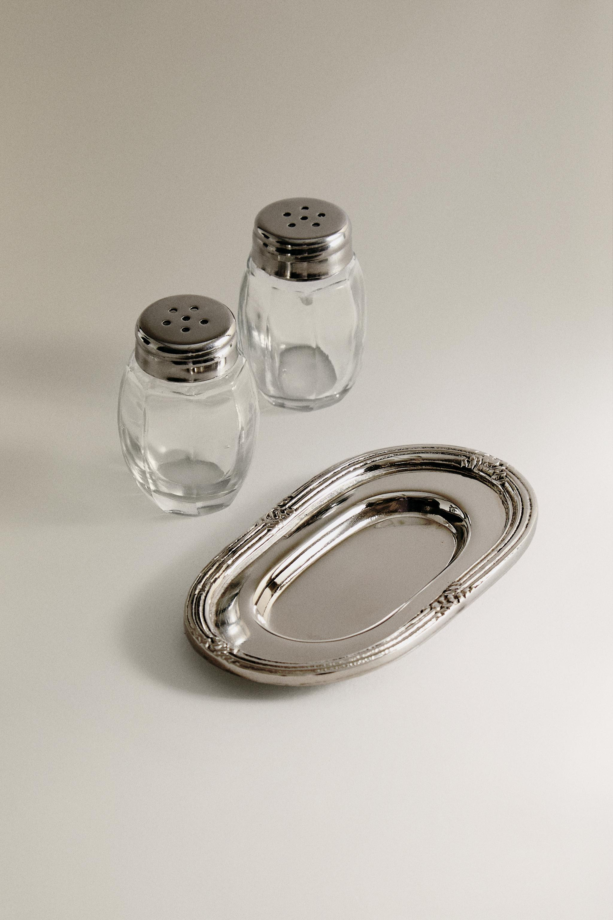 SALT AND PEPPER SHAKER SET WITH TRAY | Zara US