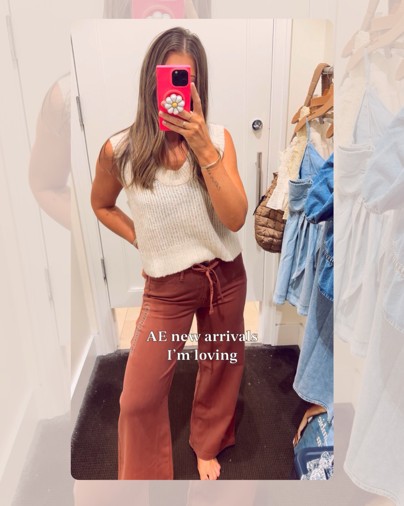 New & so good at AE! For reference: I’m about 5’4, size S or 2 is my true sizing. I always typically go down to an XS or 0 in AE since they run big. In the drawstring pants, I went down several sizes to a 000. XS everything else! There’s so many cute concert & fall transition staples here — highly recommend. 🙌🏻 I still can’t get over how incredible these rusty colored pants are… sooooo soft and stretchy. I bought this color but I’m thinking of also grabbing the green! They’re so versatile. Wear them with tanks and sandals if it’s warm where you live, or chunky sweaters and sneakers if it’s cooler! #outfitideas #falltransition #earlyfall #ae #countryconcert #concertoutfit #fallbreak #falltrip 