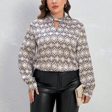 Plus Allover Print Keyhole Neckline Satin Blouse | SHEIN