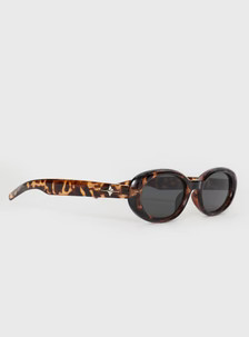 Leopold Sunglasses Tort | Princess Polly US