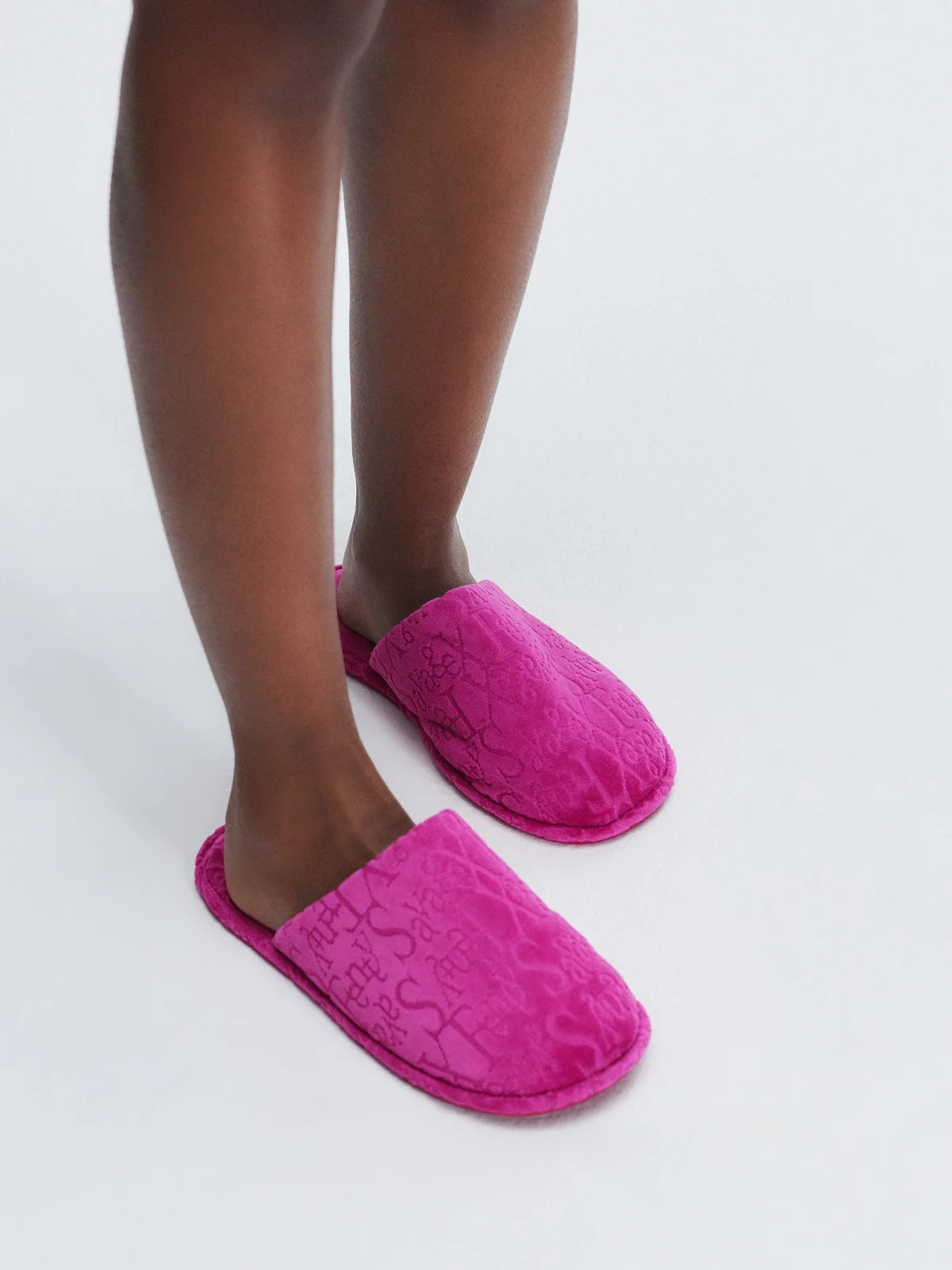 Women's Signature Script Velour Slippers | Savage x Fenty - North America