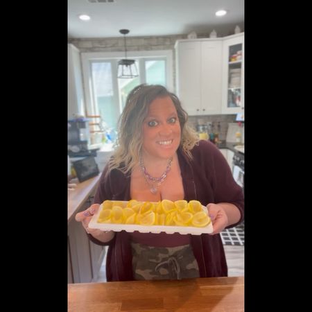 Hey friends! 

Check out this fun and easy way to add a POP of color to ANY beverage this Spring and Summer!!! What drink do you think you would use it on? 

#drinkideas #funwithfood #lemonicecubes #foodporn #craftcreateanddecorate #easy #fast #momonabudget #target

#LTKunder50 #LTKFind #LTKhome