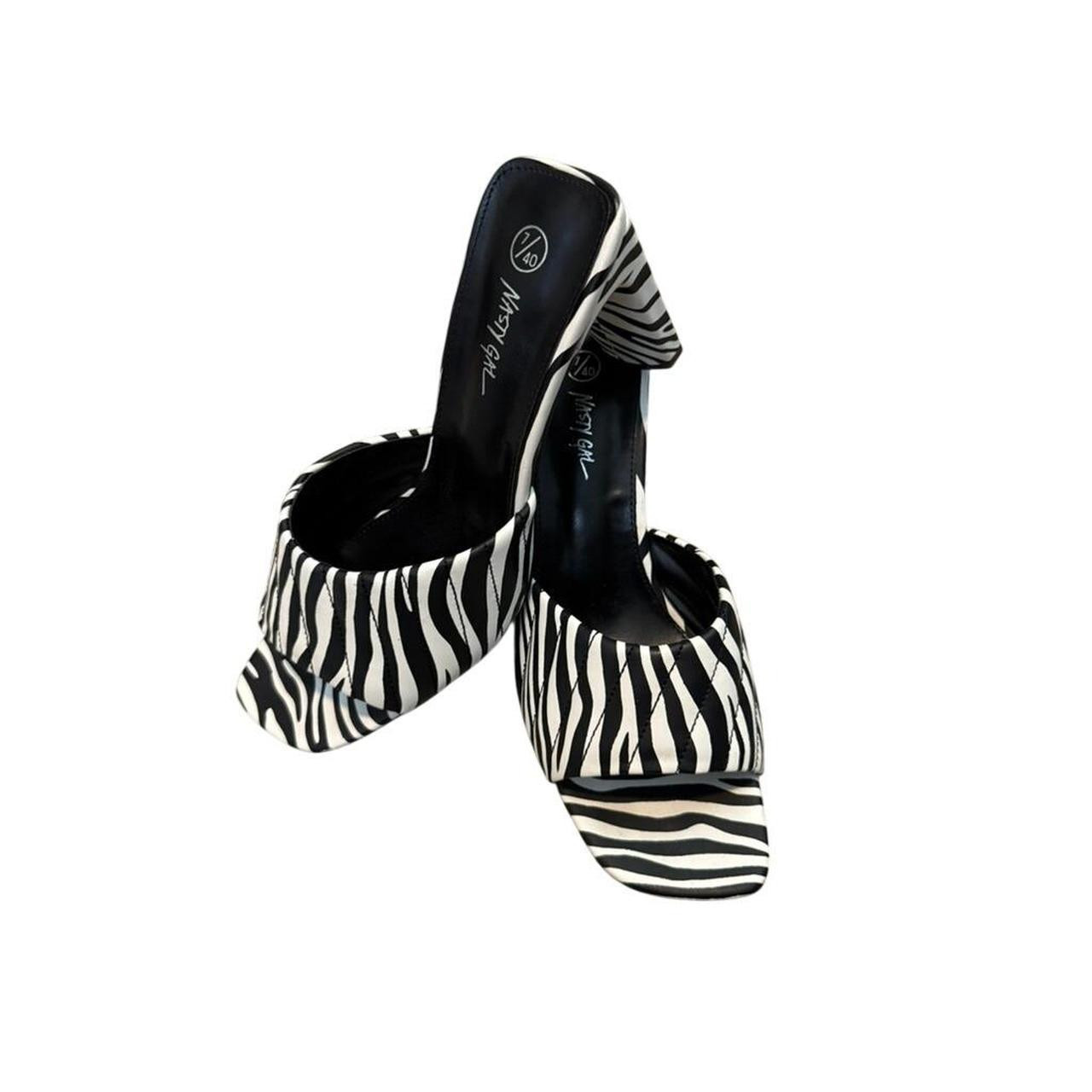 Nasty Gal Women's Mules - Black/White - US 9 | Depop US