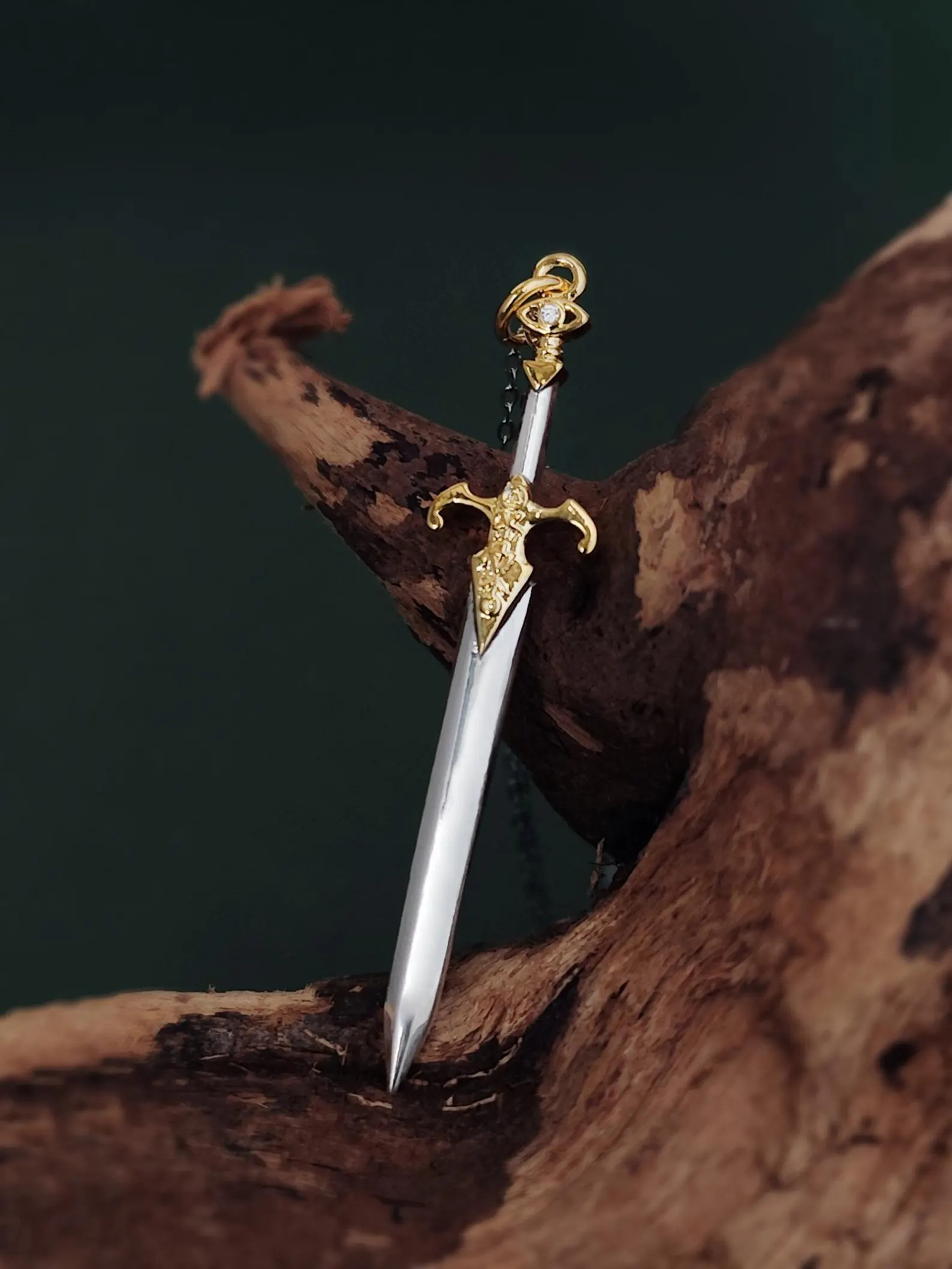 Throne of Glass Officially Licensed, Damaris Sword Necklace, Sword of Truth, Aelin Galathynius, T... | Etsy (US)