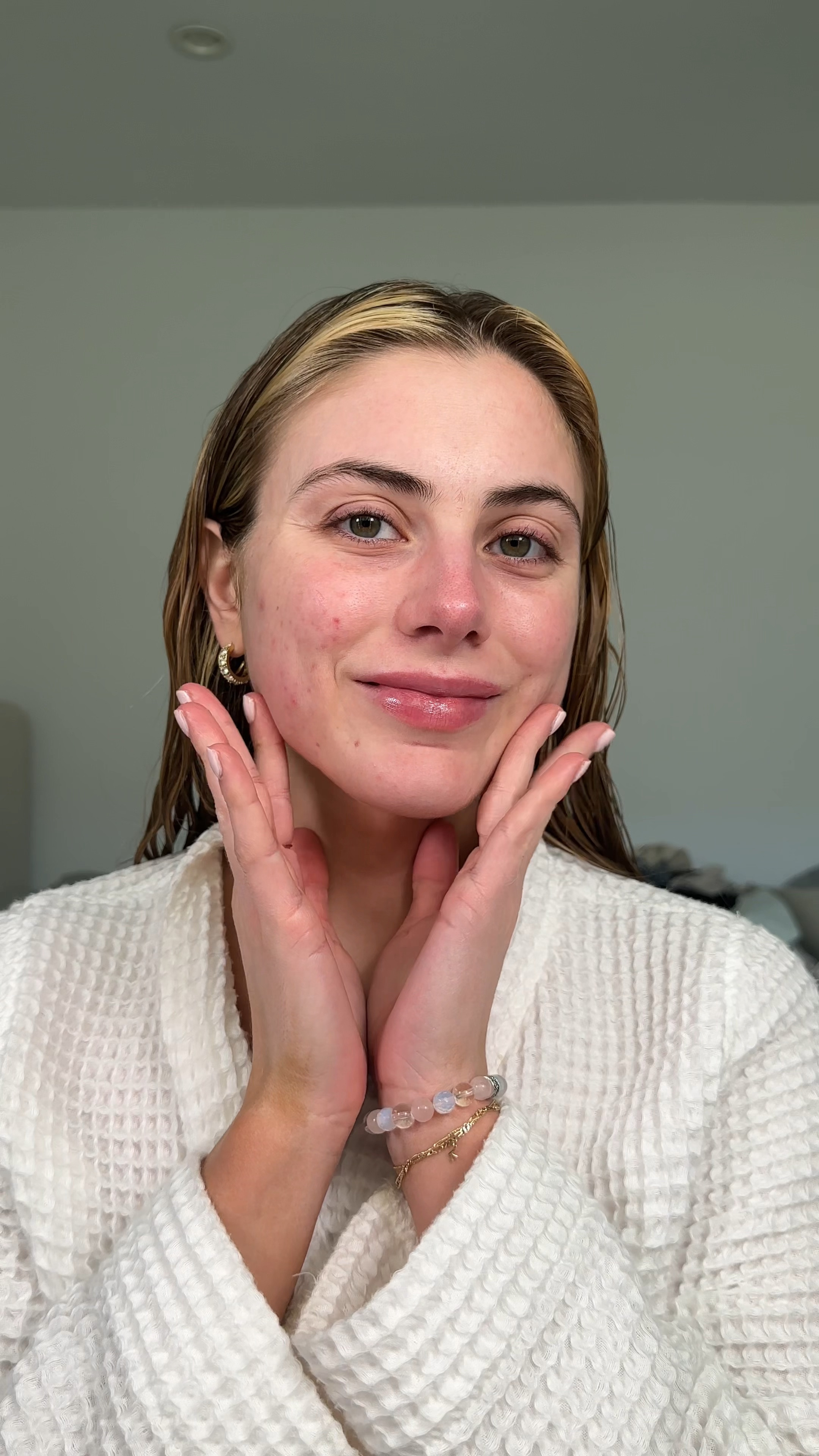 truly a game changer to be able to use these consistently and not spend an arm & a leg for in office visits all the time 🤭
should i do a full video on skincare devices and who they're for??

#divfacial #acnefacial #acneproneskin #redlighttherapy #microcurrent #skincaredevices

#LTKGiftGuide #LTKHoliday #LTKbeauty