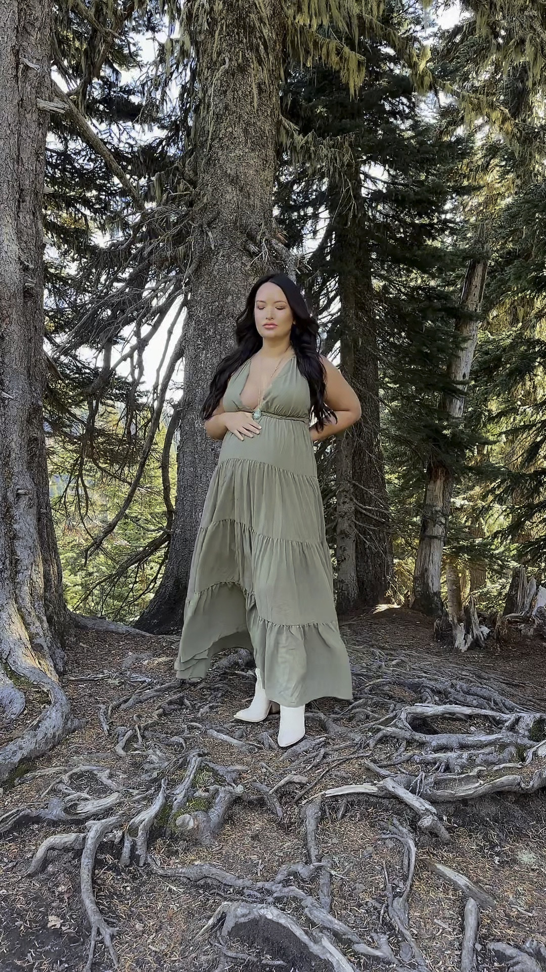 This affordable maternity dress is perfect for photoshoots! All items are linked on my LTK 🤍

#LTKbump #LTKbaby #LTKfindsunder50