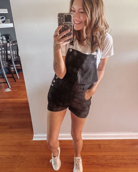 A little 90s vibe OOTD with the overalls shorts 🫶🏼
They are definitely a loose fit with stretch so true to size or size down 
I’m 5’6 137 lbs wearing a size medium I could’ve done a small 🫶🏼

#LTKFindsUnder50 #LTKStyleTip #LTKSeasonal