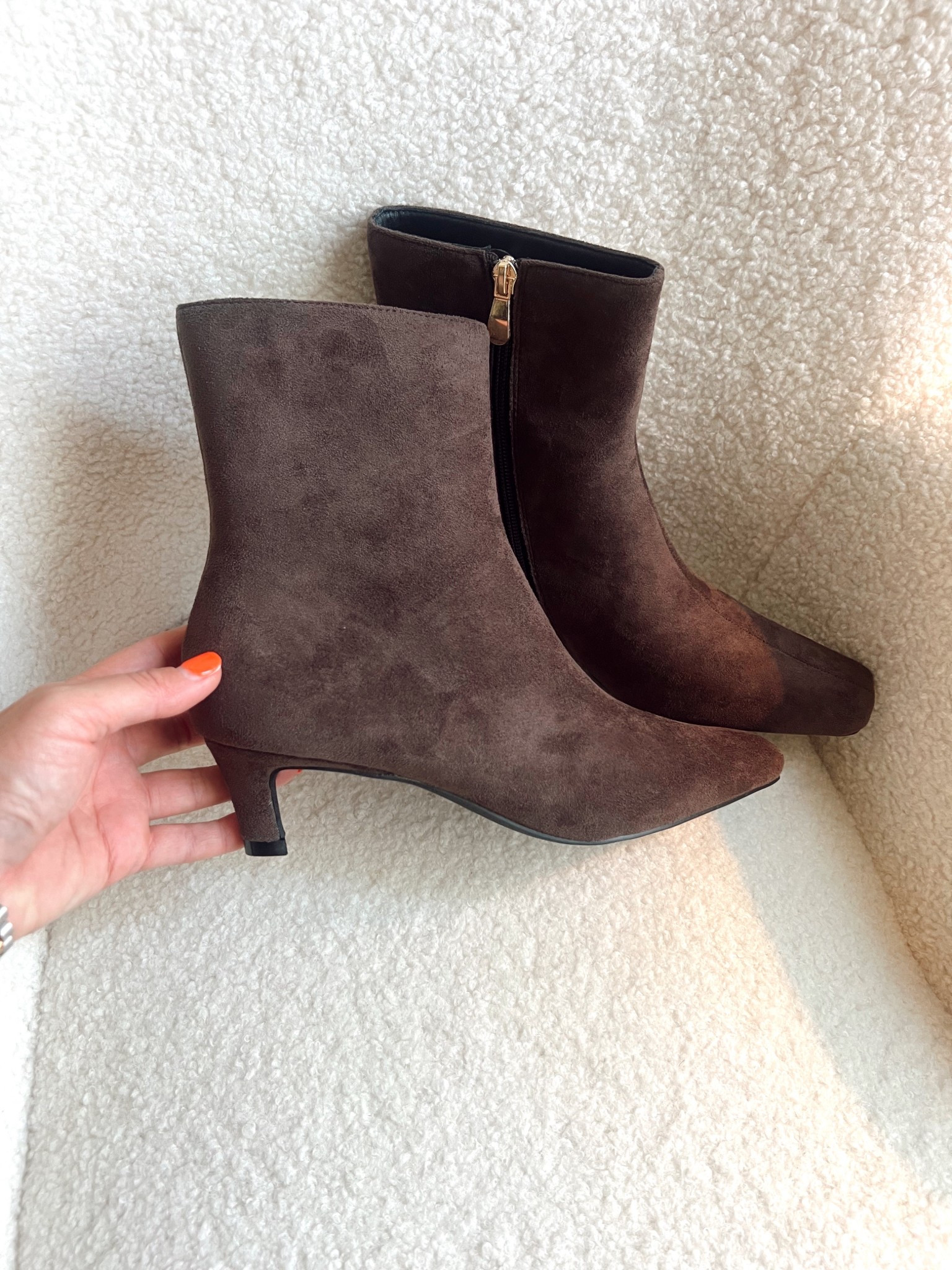  ✨Tap the bell and ❤️ for over 40 fashion, midlife style, midsize fashion and luxury looks for less. 


Fall bags

Runs tts 

👑"Helping you look good, feel good!" - Lindsey Denver

Early fall fashion, fall outfit inspo, fall outfits 2025, fall OOTD, midlife fall style, belly friendly outfits, fall style for women over 40, midsize fall fashion, fall wardrobe refresh, September style, fall transition outfits, Amazon fall finds, affordable fall fashion, fall capsule wardrobe, fall style tips, under 100 style, fall style inspo, fall trends 2025, effortless fall style, cozy chic fall, OOTD fall edition, Amazon fashion finds, outfit ideas for fall, style for midlife, chic and comfy, fall fashion on a budget, everyday fall outfits, layered fall looks, fall closet goals, wardrobe upgrade


Follow my LTK @Over40andmidlife on the @shop.LTK app to view this post and get my exclusive app-only content!

#liketkit #LTKFindsUnder50 #LTKOver40 #LTKMidsize
@shop.ltk
https://liketk.it/5lZCp