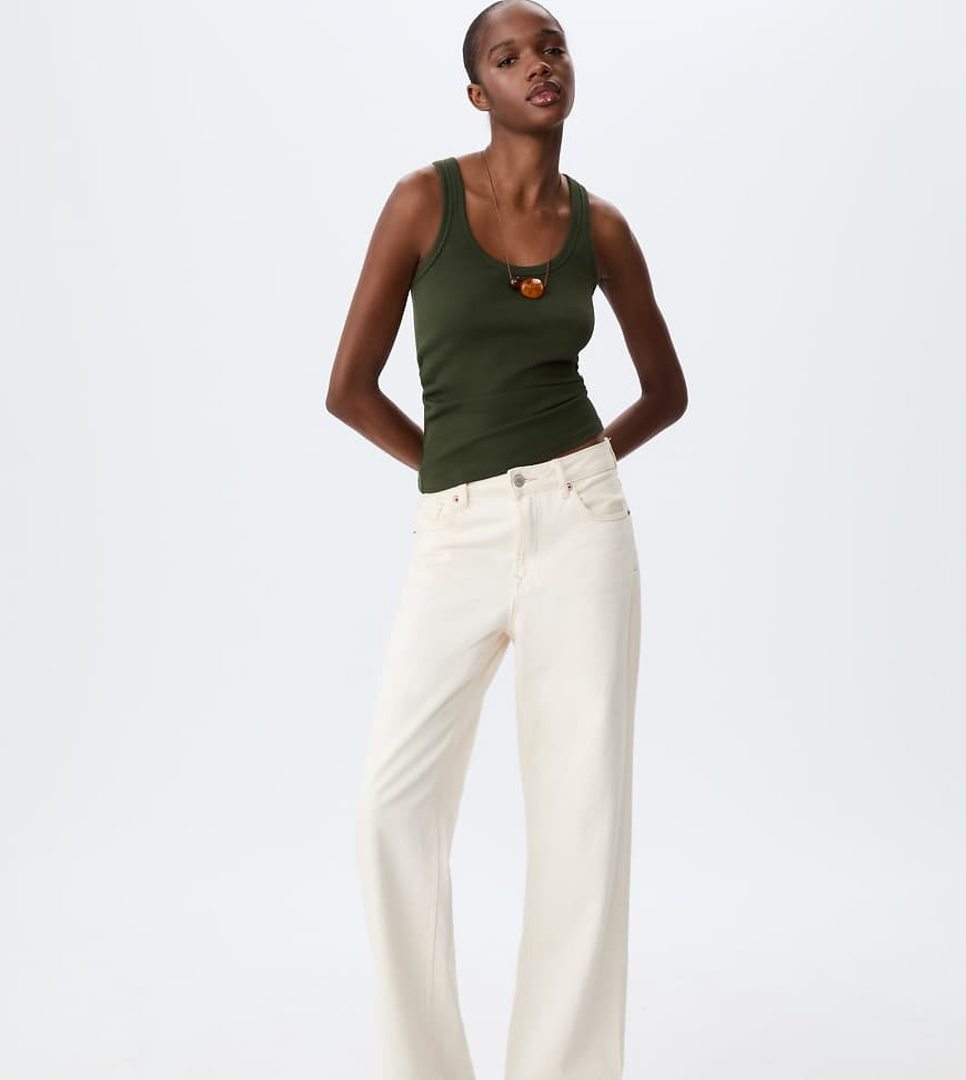 Stradivarius Petite d92 straight wide jeans in vanilla-White | ASOS (Global)