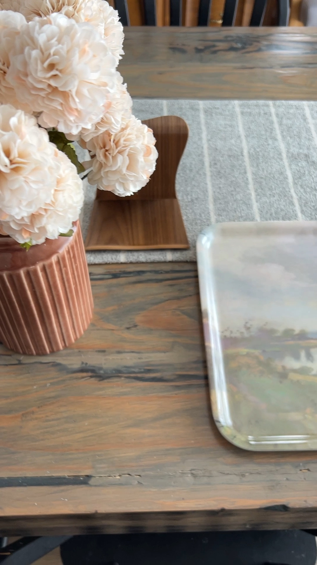 Picked up a few gems from Michael’s! All of them are better in person than the online photos, and all are on sale. They’re perfect for fall decor, but I’m gonna use them year-round.  

Faux mums 
Faux dahlias
Ceramic fall case
Book stand
Landscape painting serving tray
Fall decor


#LTKHome #LTKSeasonal #LTKSaleAlert