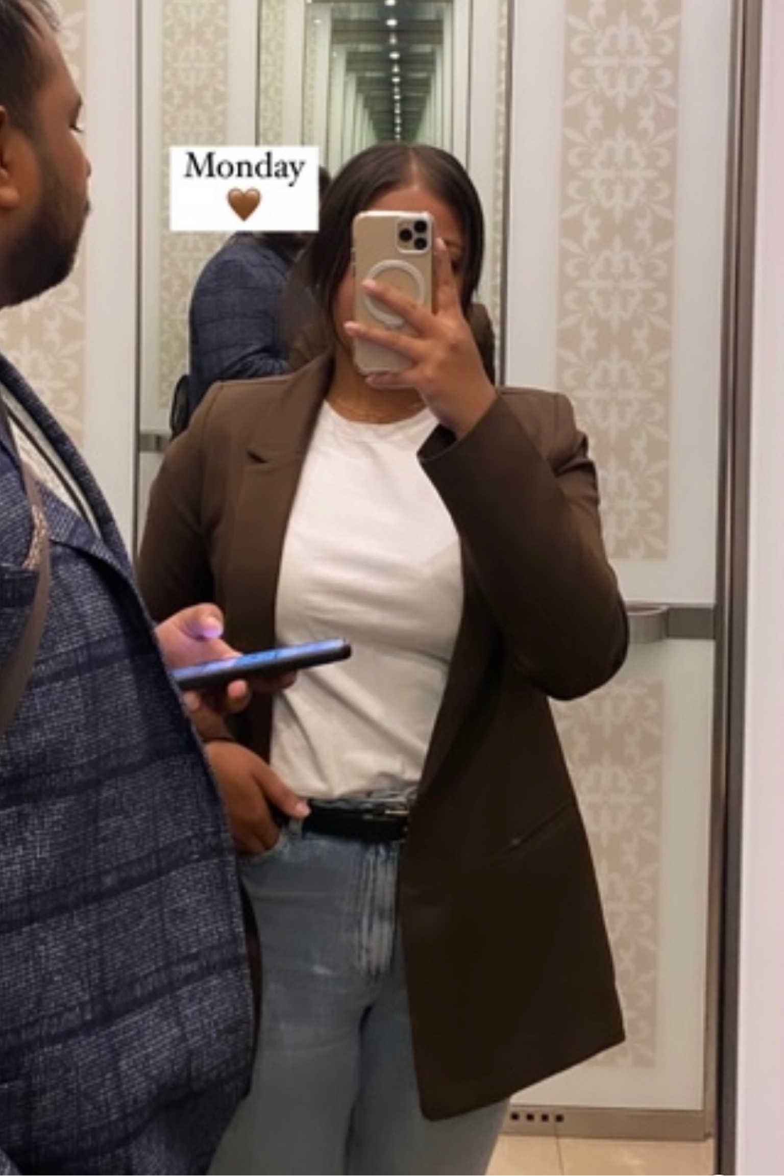 Summer Outfit, Spring outfit, spring style, spring work outfit, summer work outfit, blue jeans, Dynamite jeans, brown blazer,  relaxed suit blazer, white cotton shirt, outfit inspiration, smart casual outfit ideas, Business causal workwear 

#LTKworkwear #LTKstyletip #LTKfindsunder100