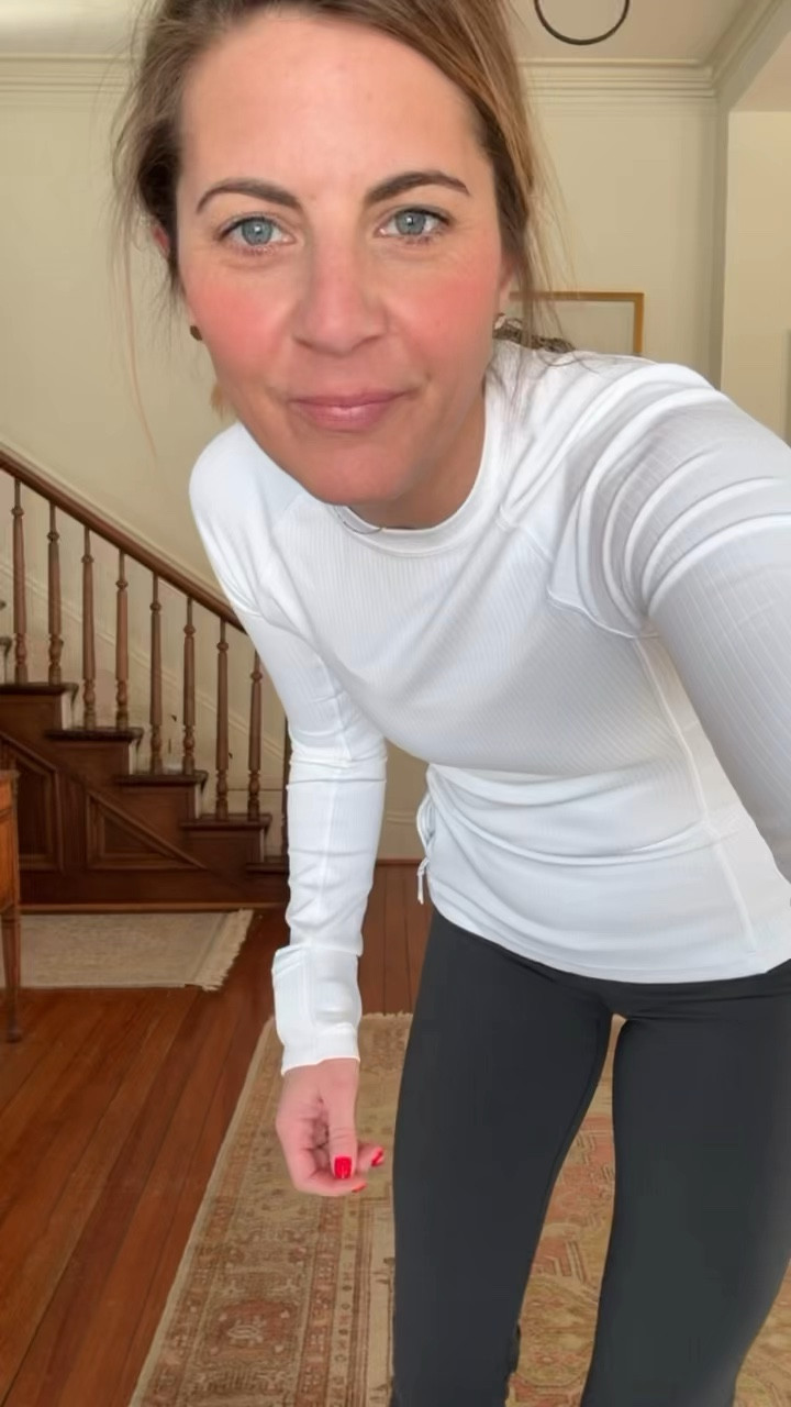 The Super High-Rise Flare Pant – so comfortable you’ll want to wear them everywhere. Paired with the Ribbed Long Sleeve, the ultimate layering piece, this is my go-to outfit for casual walks. Stylish, comfy, and perfect for staying active while looking put together. 🖤

#LTKWinterStyle #lululemoncreator #ad #lululemon @lululemon

#LTKFitness #LTKOver40 #LTKActive