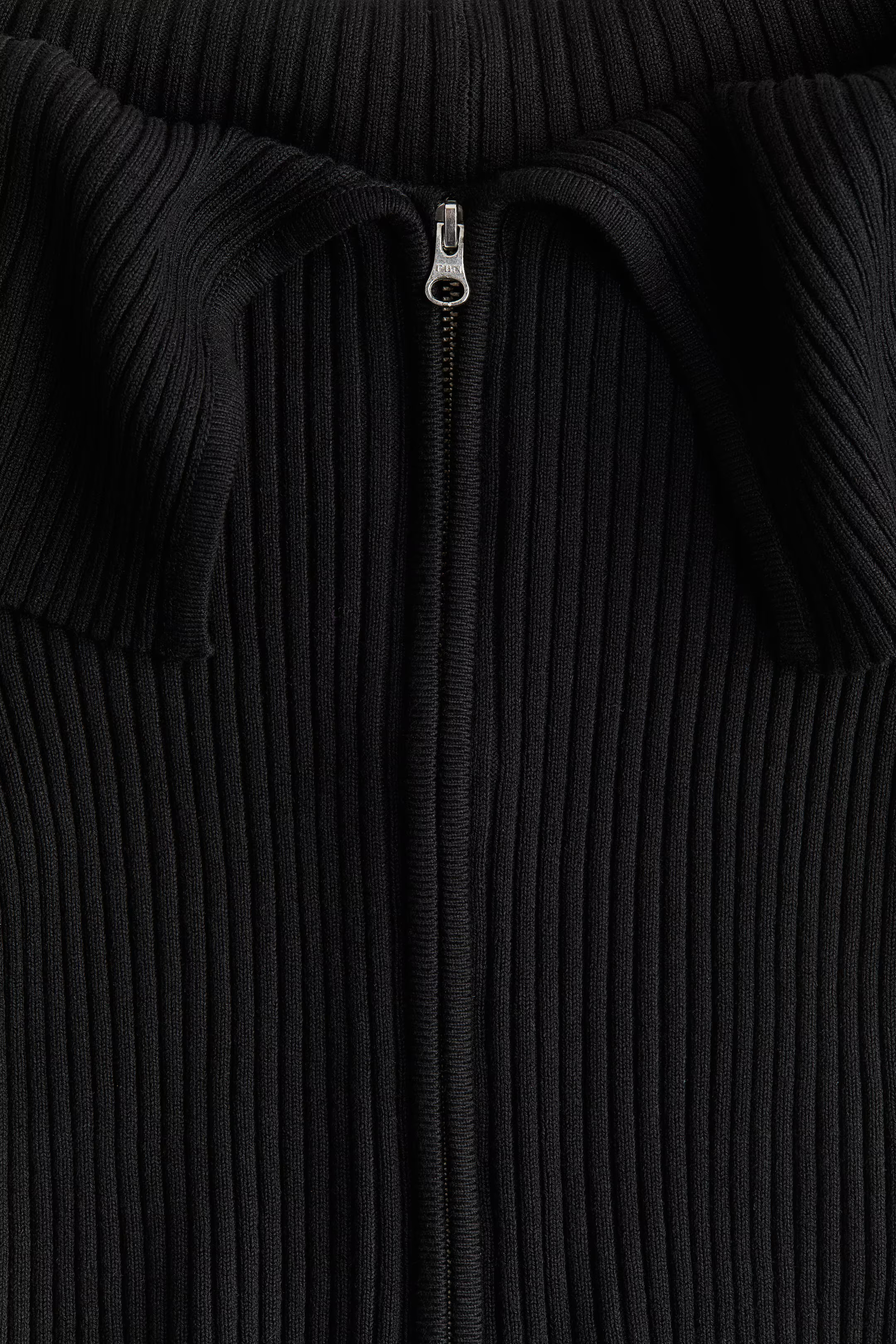 Off-the-Shoulder Top | H&M (US + CA)