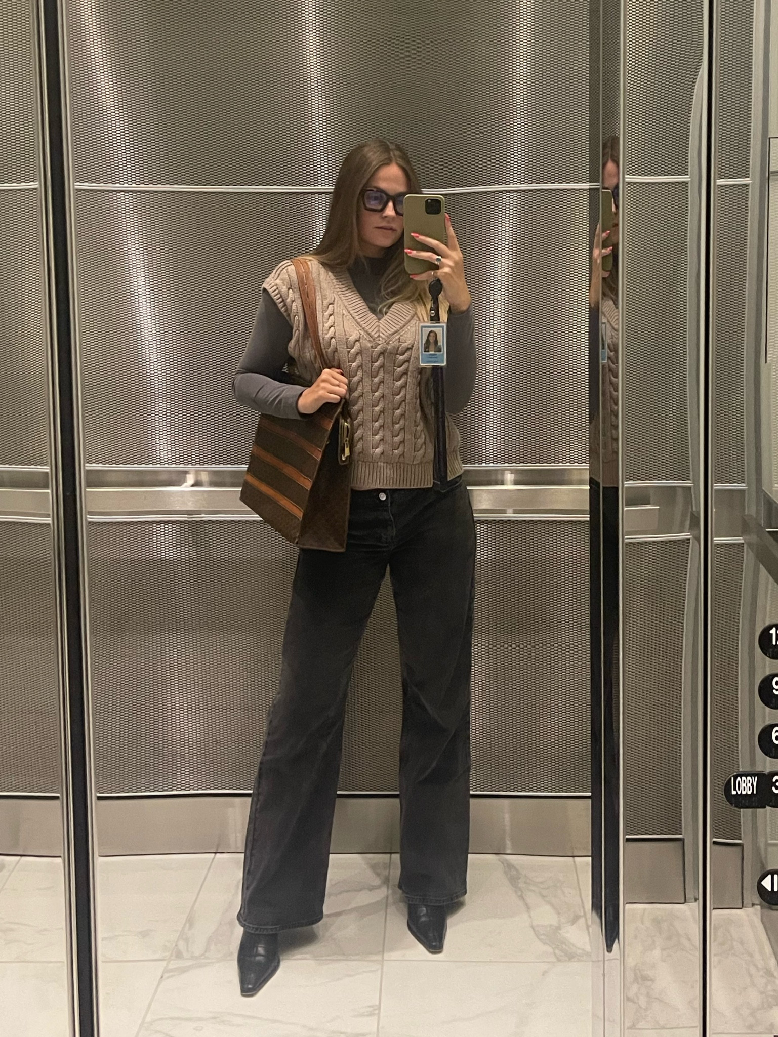 The most GORGEOUS sweater vest 🥰 such good quality 

#LTKWorkwear #LTKSummerSales #LTKSaleAlert