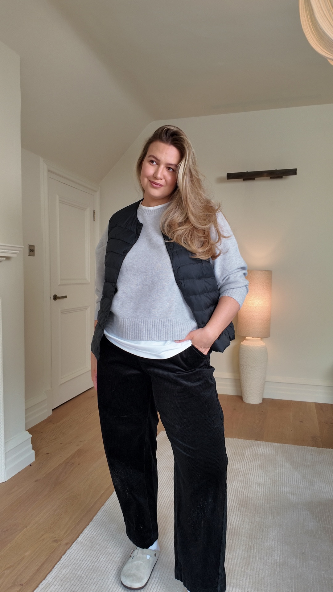 Ad @uniqloeurope winners which I am mad for!! 

Light grey souffle knit - XXL
Black cords - XXL
Dark grey souffle knit - XXL
Black puffer vest - XXL
Navy wide legs - XXL
Grey cashmere blend thin rollneck - XXL

#LTKwinter #LTKautumn #LTKeurope