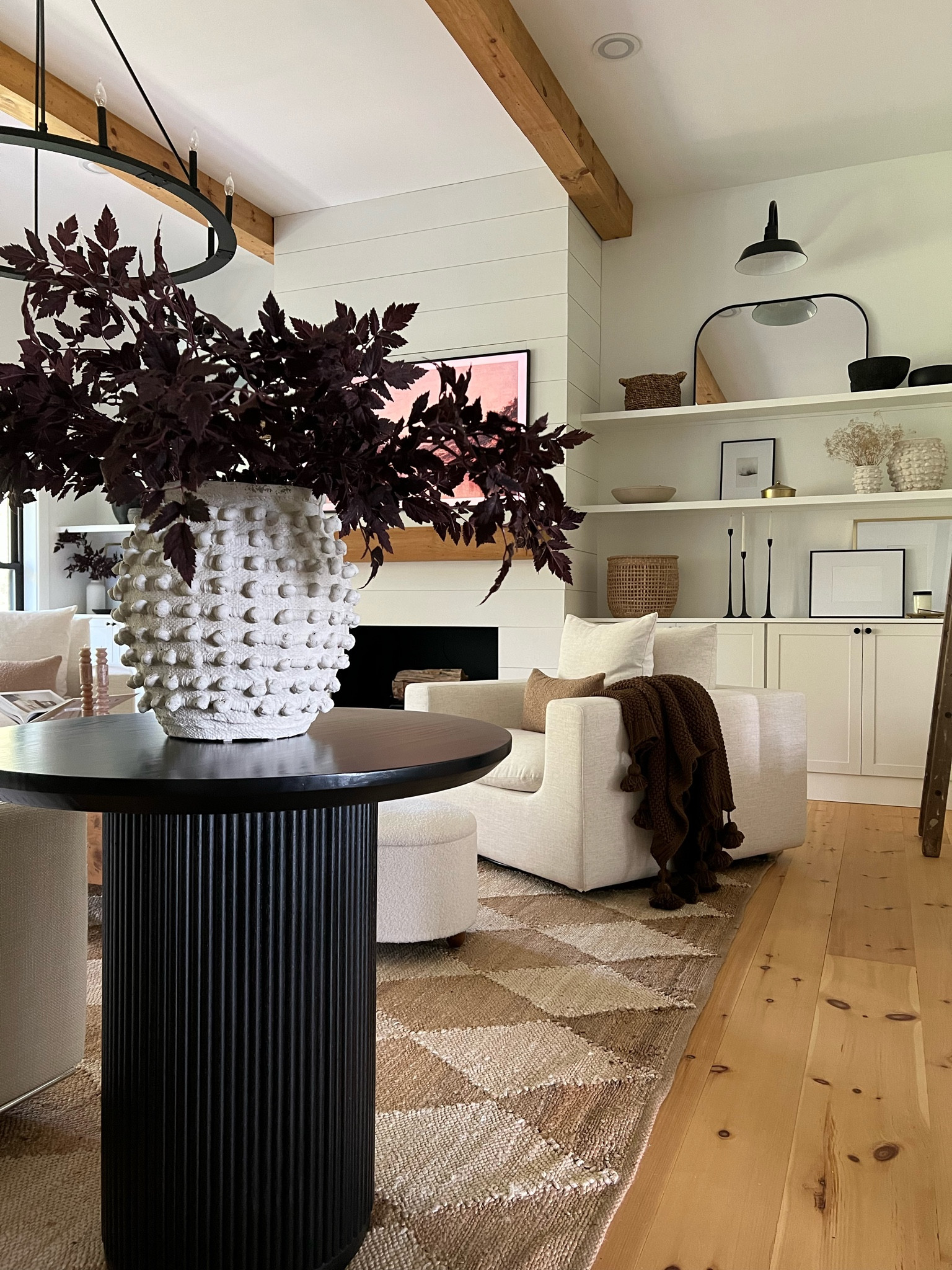 Living room views

#livingroom
#livingroom
#falldecor
#fall
#furniture 

#LTKSeasonal #LTKhome