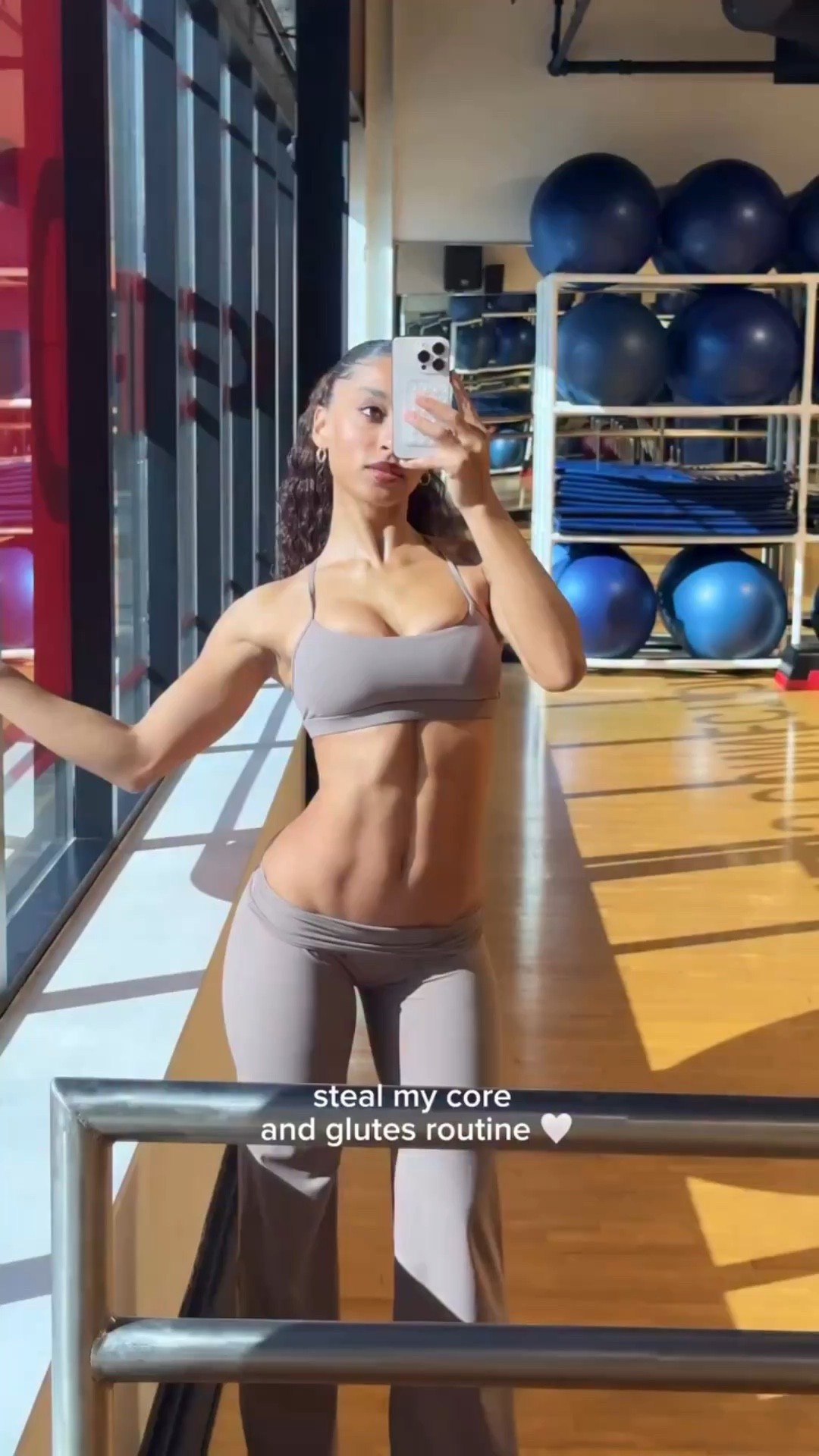 steal my abs & glutes routine in The Sculpt Reset Challenge 👀✨

we start in 5 days !!!! 🤸

link in bio 🔗

Wearing new new @csb Fade Ivy Crop Mocha + Fade Everyday Pant Mocha 🤍 
#csbpartner