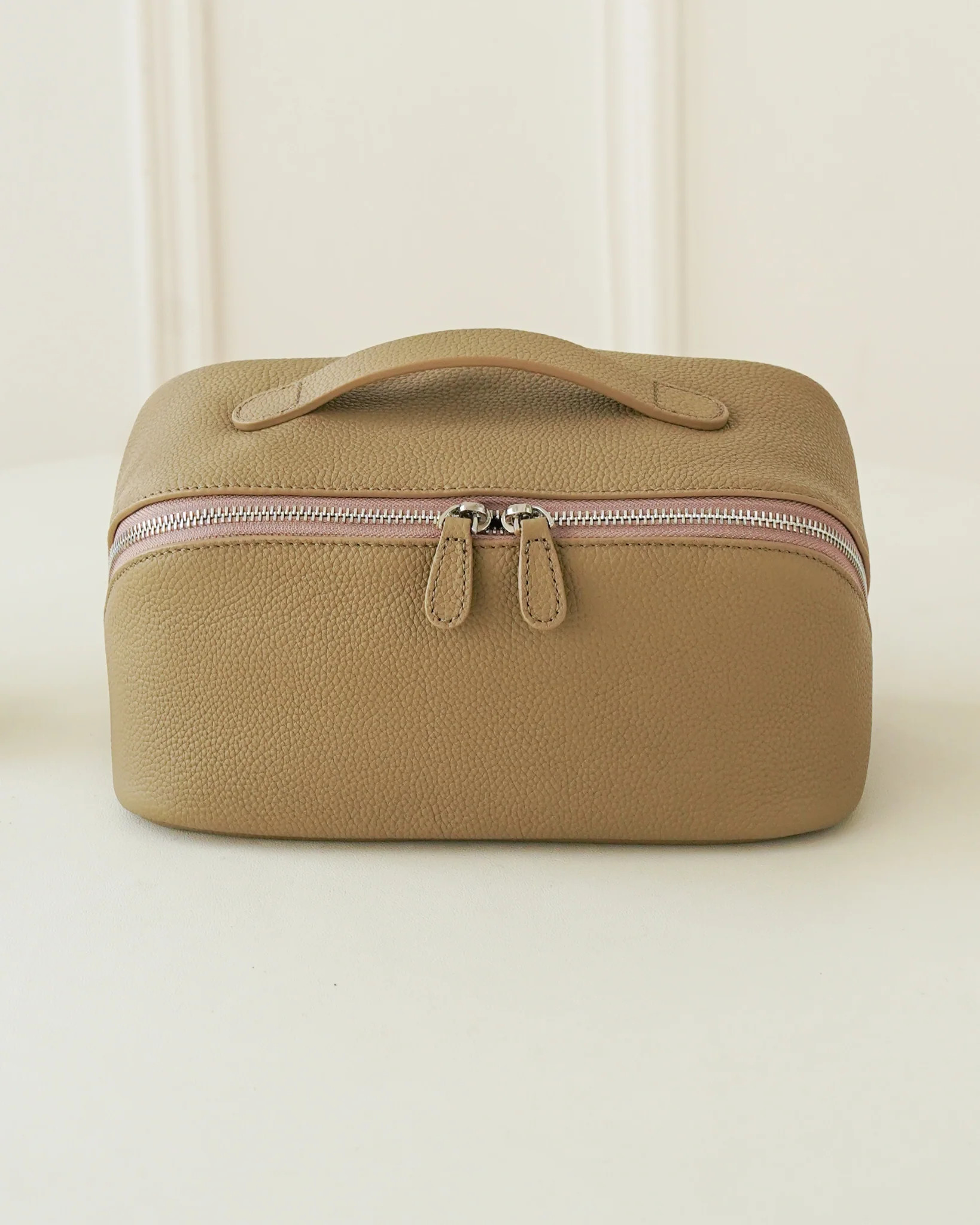 LayFlat Vanity Bag Sanstone | PEACHMIND