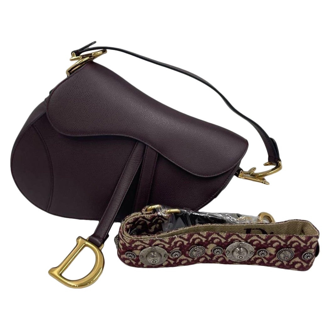 Dior Saddle Burgundy Medium Grained Leather Handbag With Strap For Sale at 1stDibs | 1stDibs