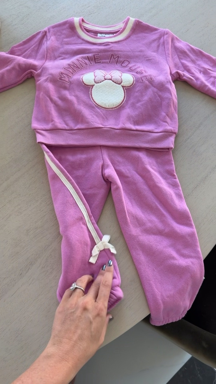 Cutest Minnie Mouse set under $20! 🩷🐭 

Disneyland toddler outfit idea