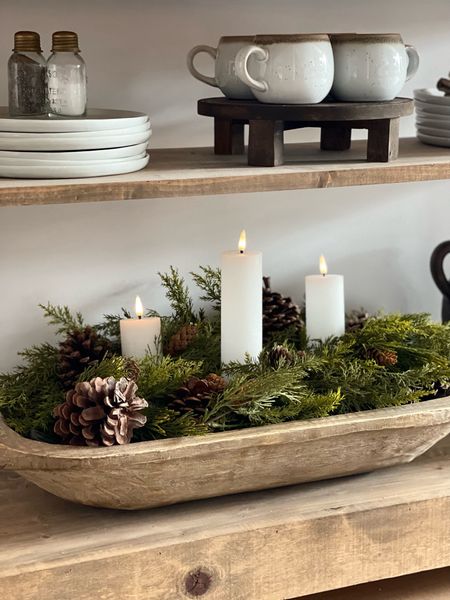 Neutral Holiday decor 

#LTKhome #LTKSeasonal #LTKHoliday