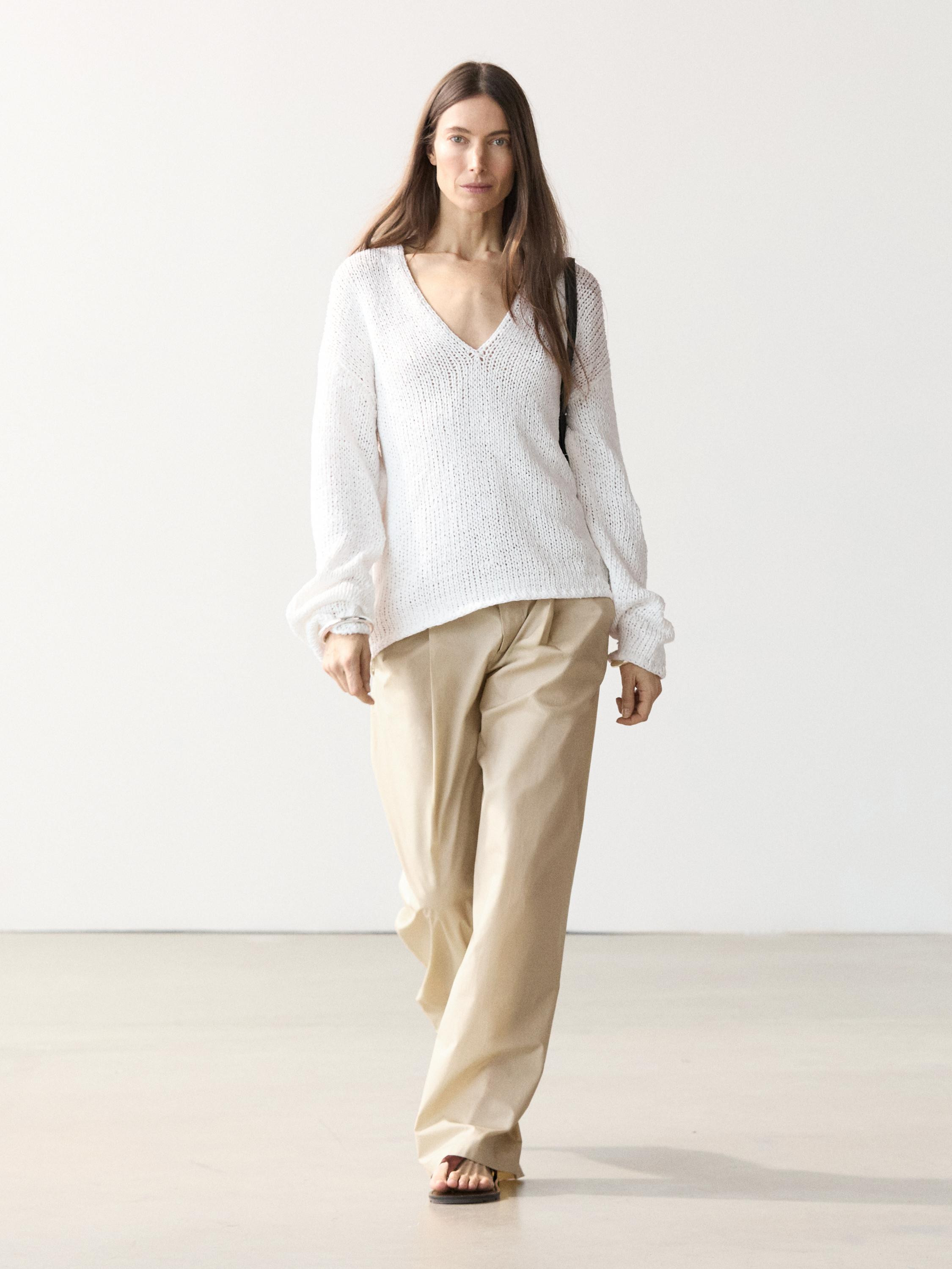 V-neck cutwork sweater · Pure White · Sweaters | Massimo Dutti | Massimo Dutti UK