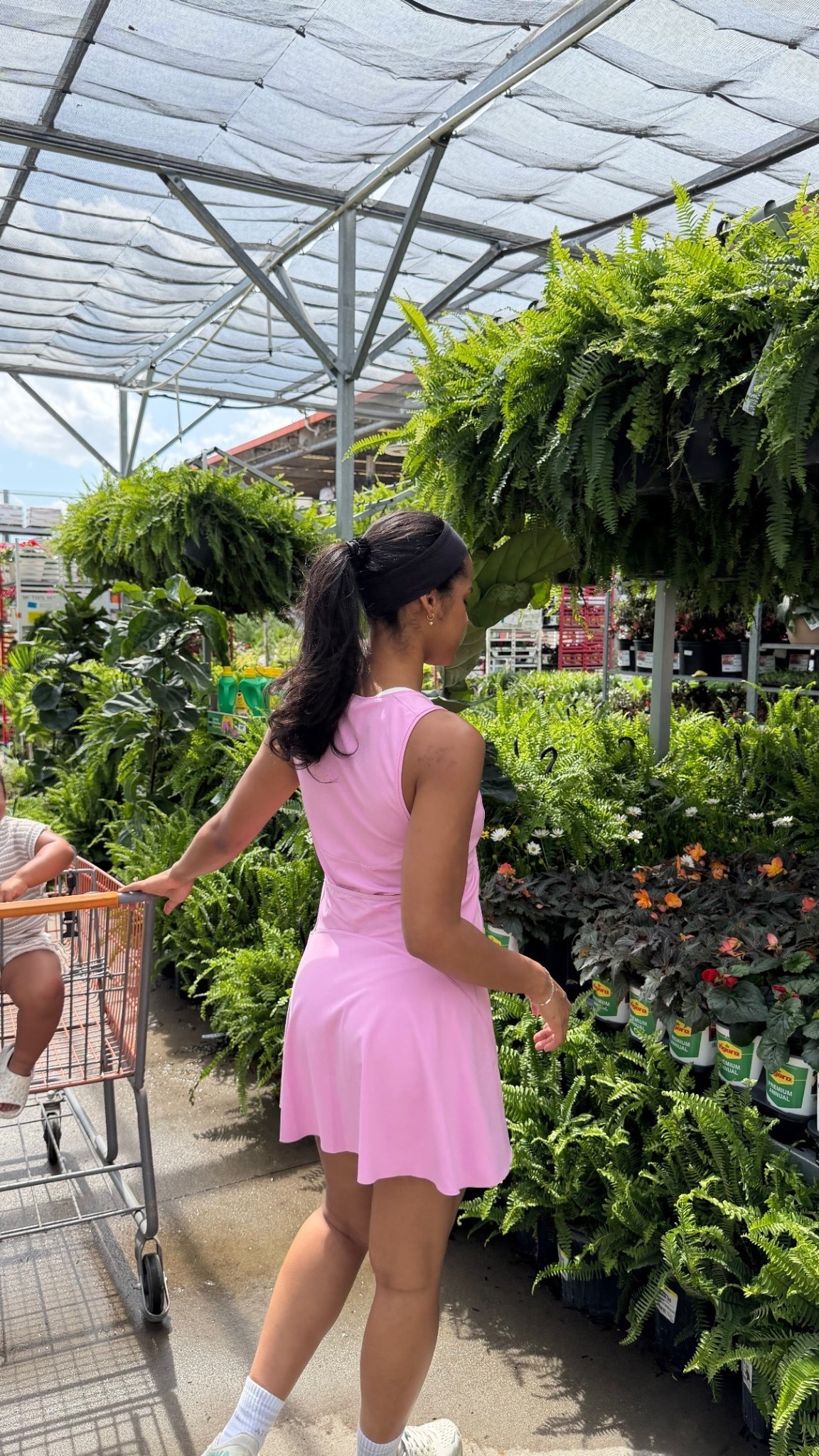 A pink dress + flower shopping with the family = a perfect spring day 


Athletic Wear, Pretty In Pink, Athleisure, Dress, Sporty, Spring Selects