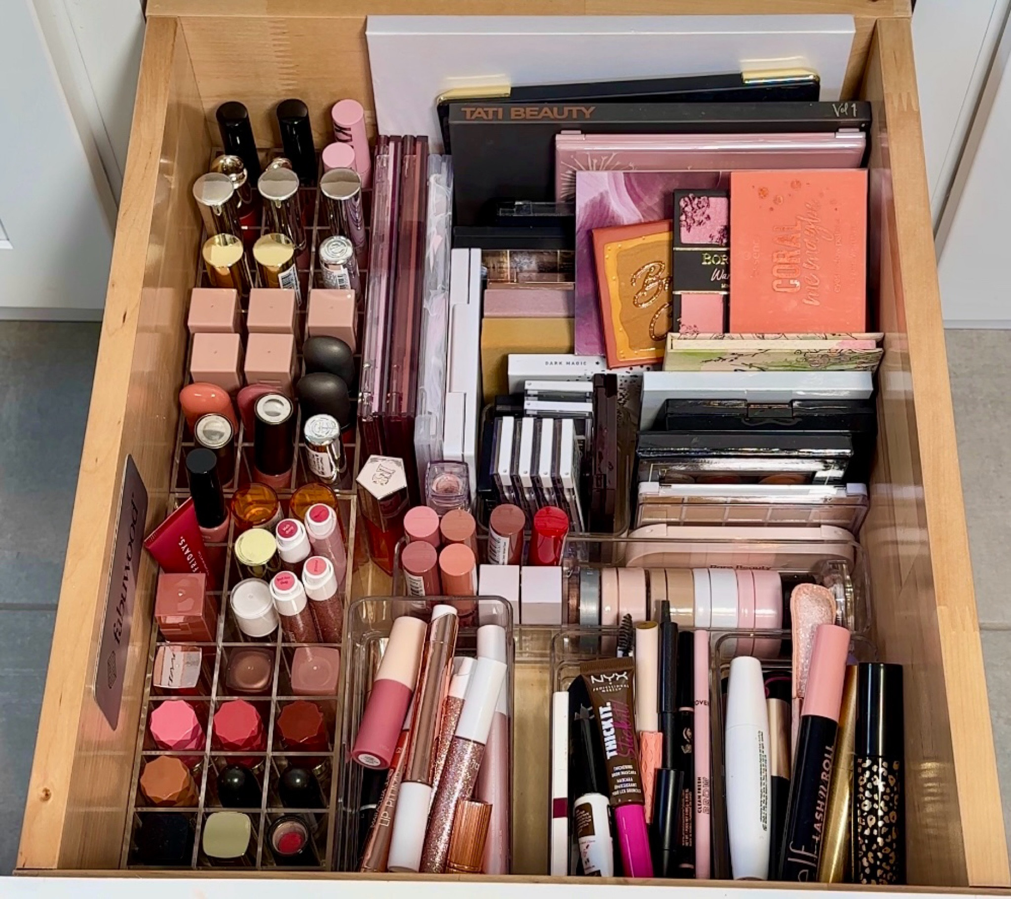 Makeup storage and organizationn

#LTKBeauty